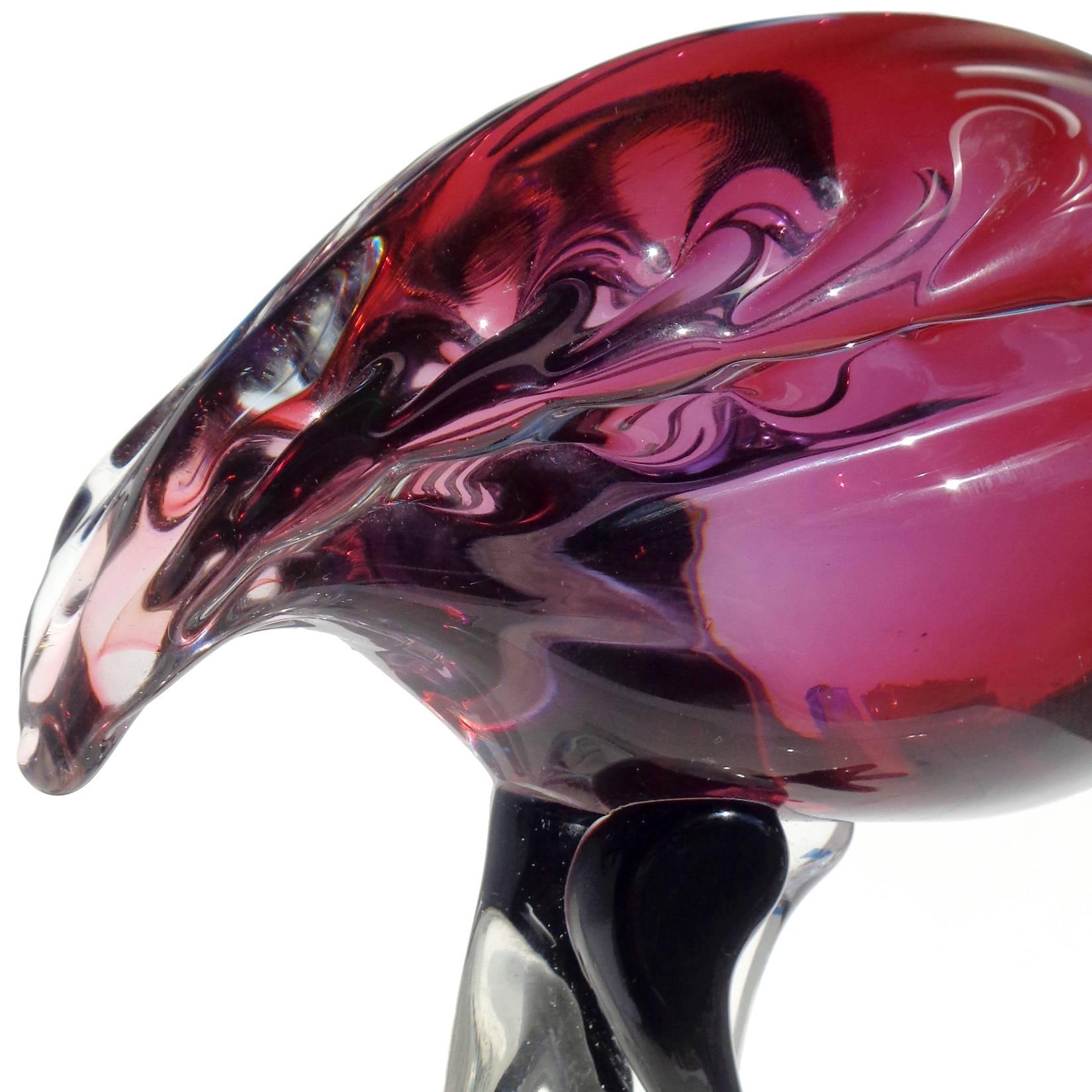 Murano Sommerso, roter Amethyst, Fade, Italienische Kunstglas-Vogel-Skulptur, Figur im Zustand „Gut“ im Angebot in Kissimmee, FL