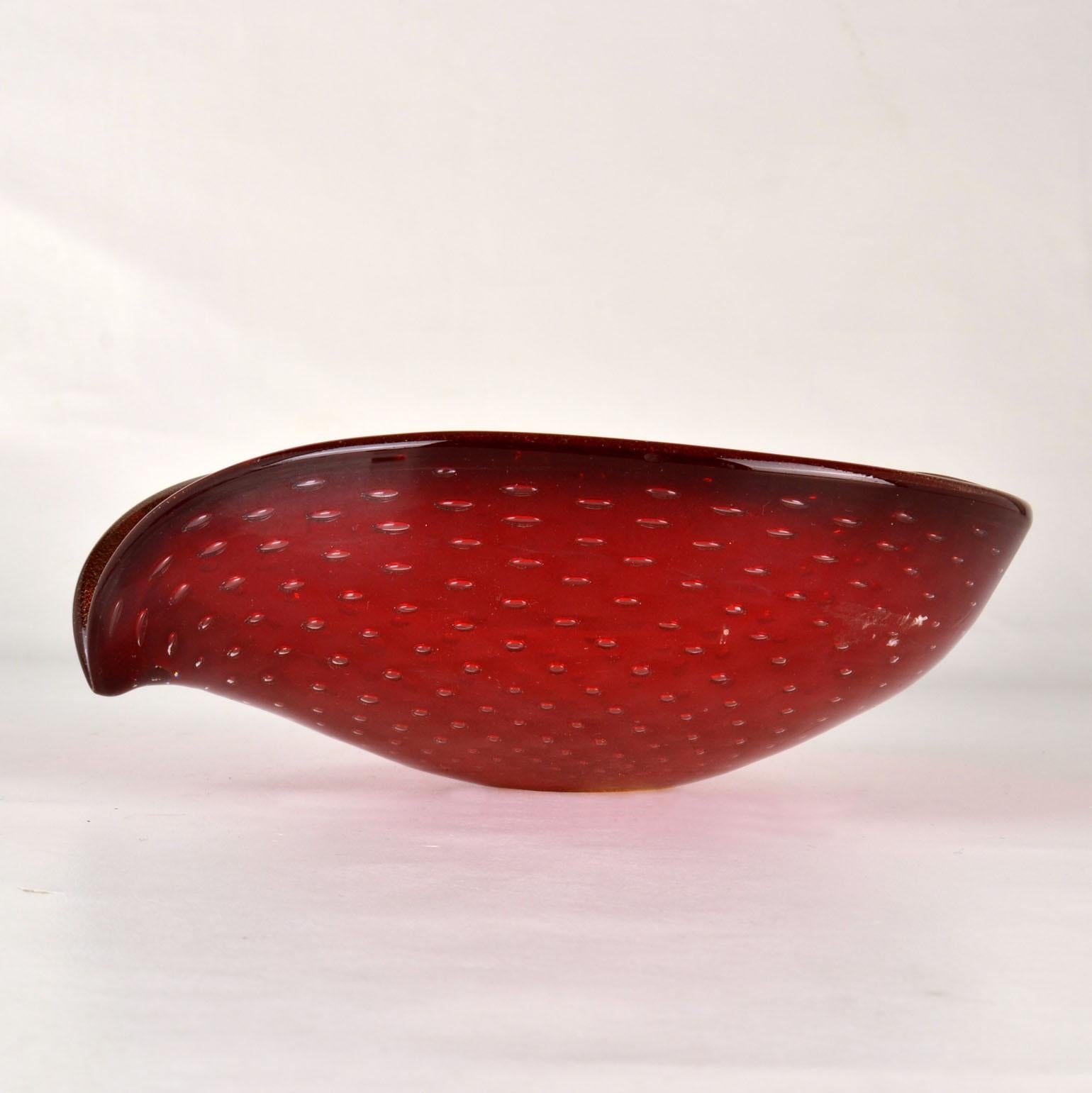 Murano Sommerso Red Glass Gold Leaf Bowl by Flavio Poli for Seguso, Italy, 1960 In Excellent Condition For Sale In London, GB