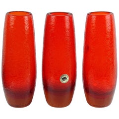 Vases à fleurs en verre d'art italien Murano Sommerso à surface Corroso rouge, orange et rouge