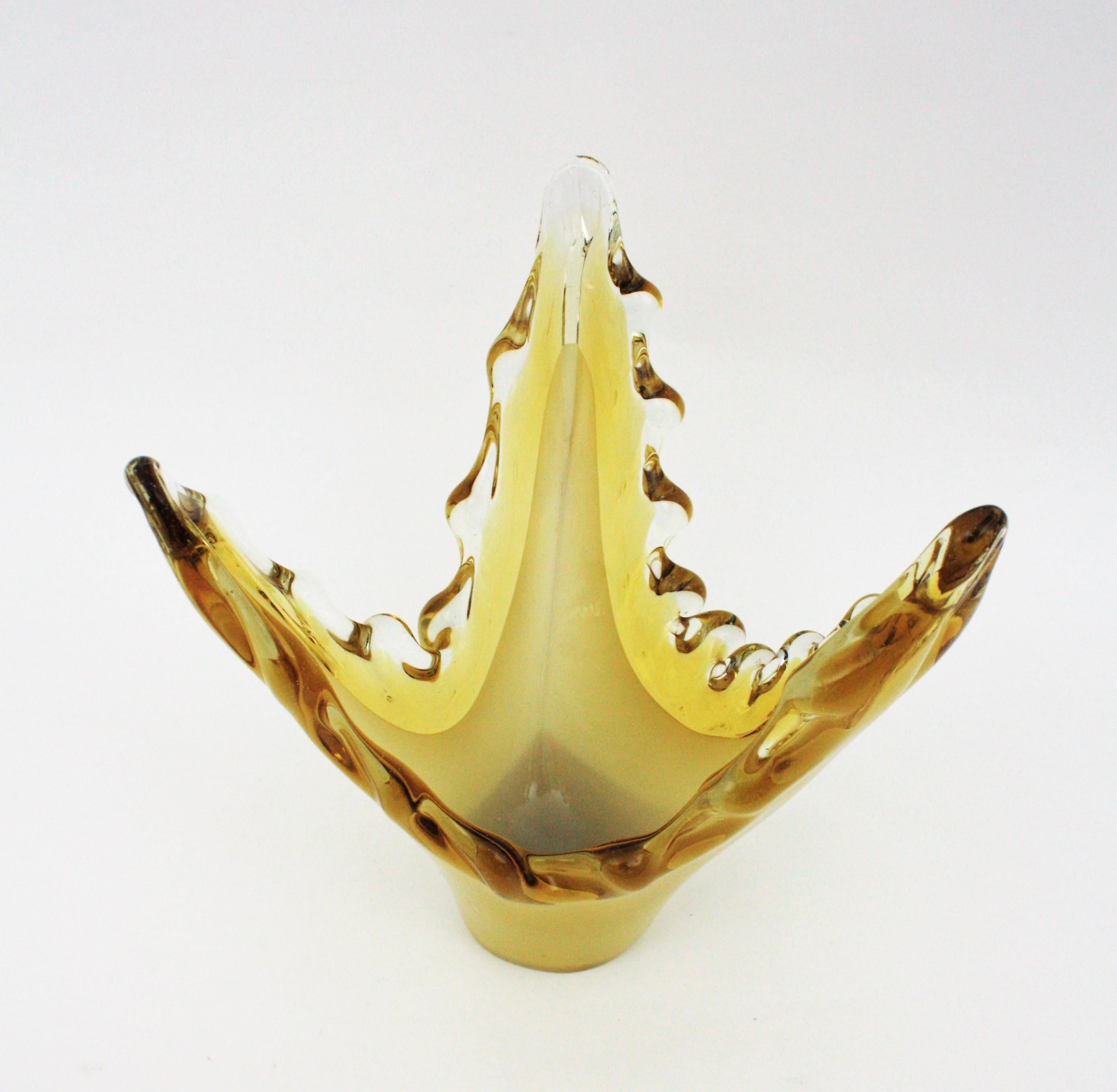Murano Sommerso Yellow Clear Art Glass Scalloped Centerpiece Vase  For Sale 3