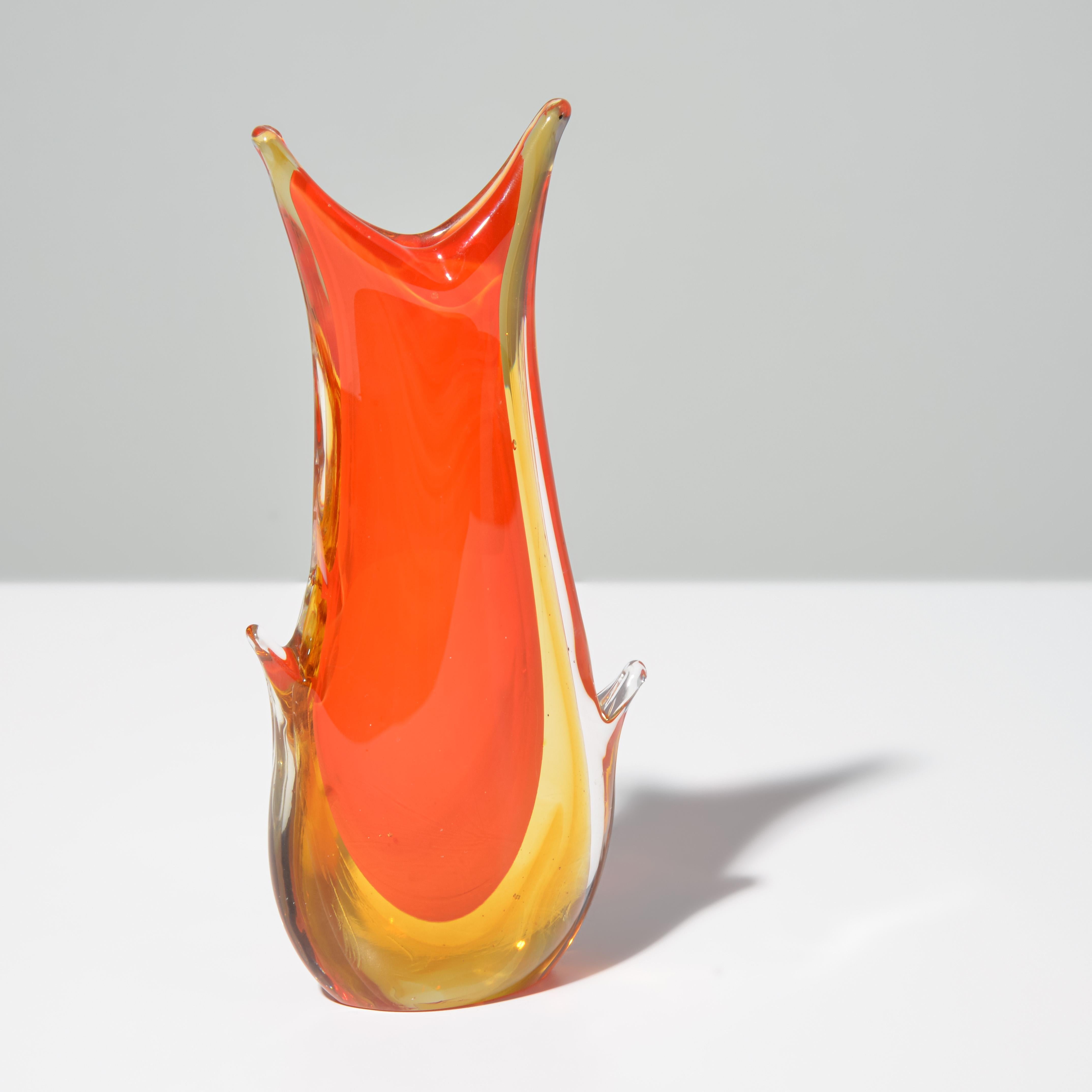 Artista/Designer; Produttore: Seguso Vetri d'Arte (Italia), attribuito
Marcatura(e); note: nessuna marcatura(e) evidente(i)
Materiali: vetro
Dimensioni (H, L, P): 8,25 