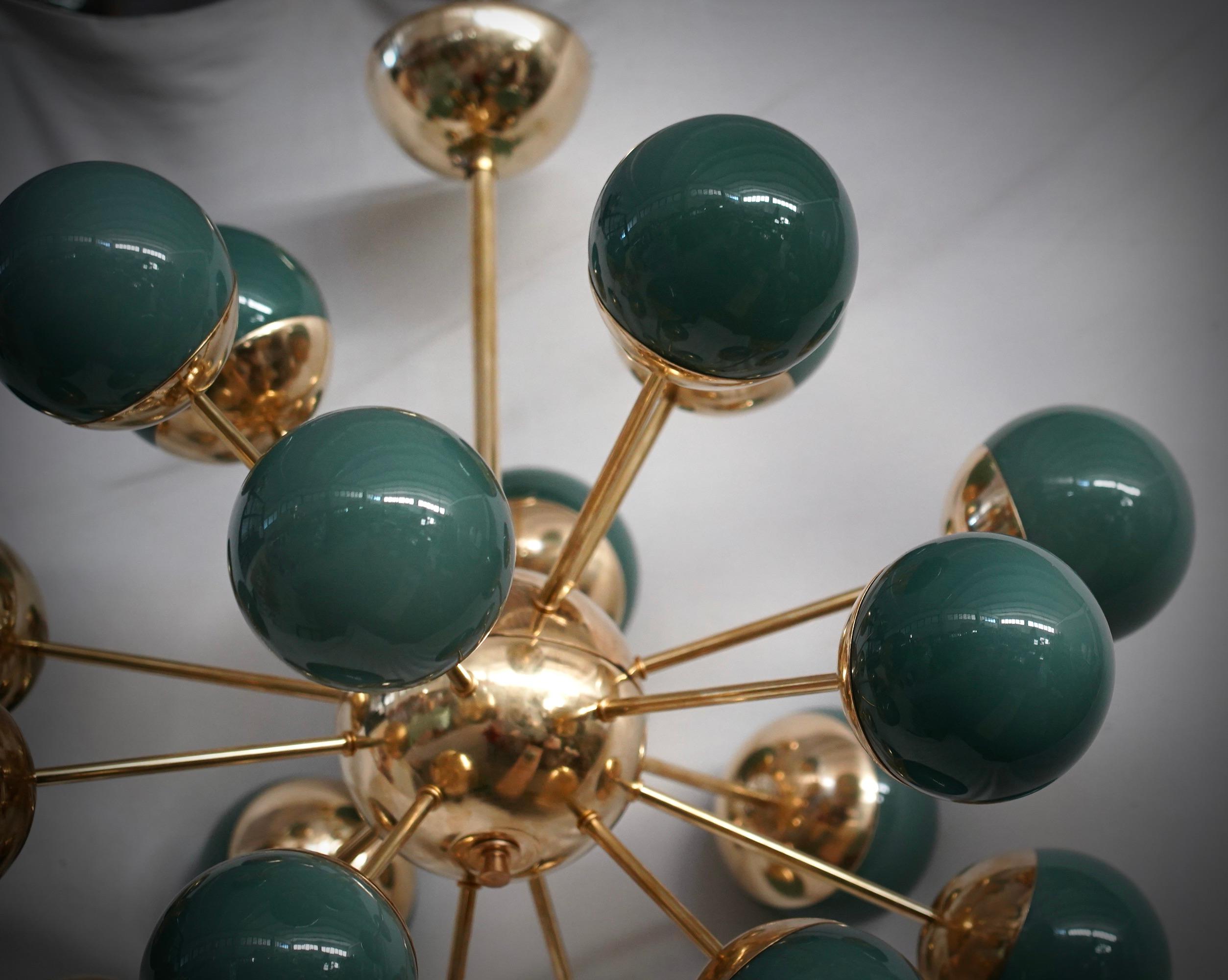 Murano Sputnik Grünes Glas und Messing Kronleuchter und Anhänger, 2020 (Italienisch) im Angebot