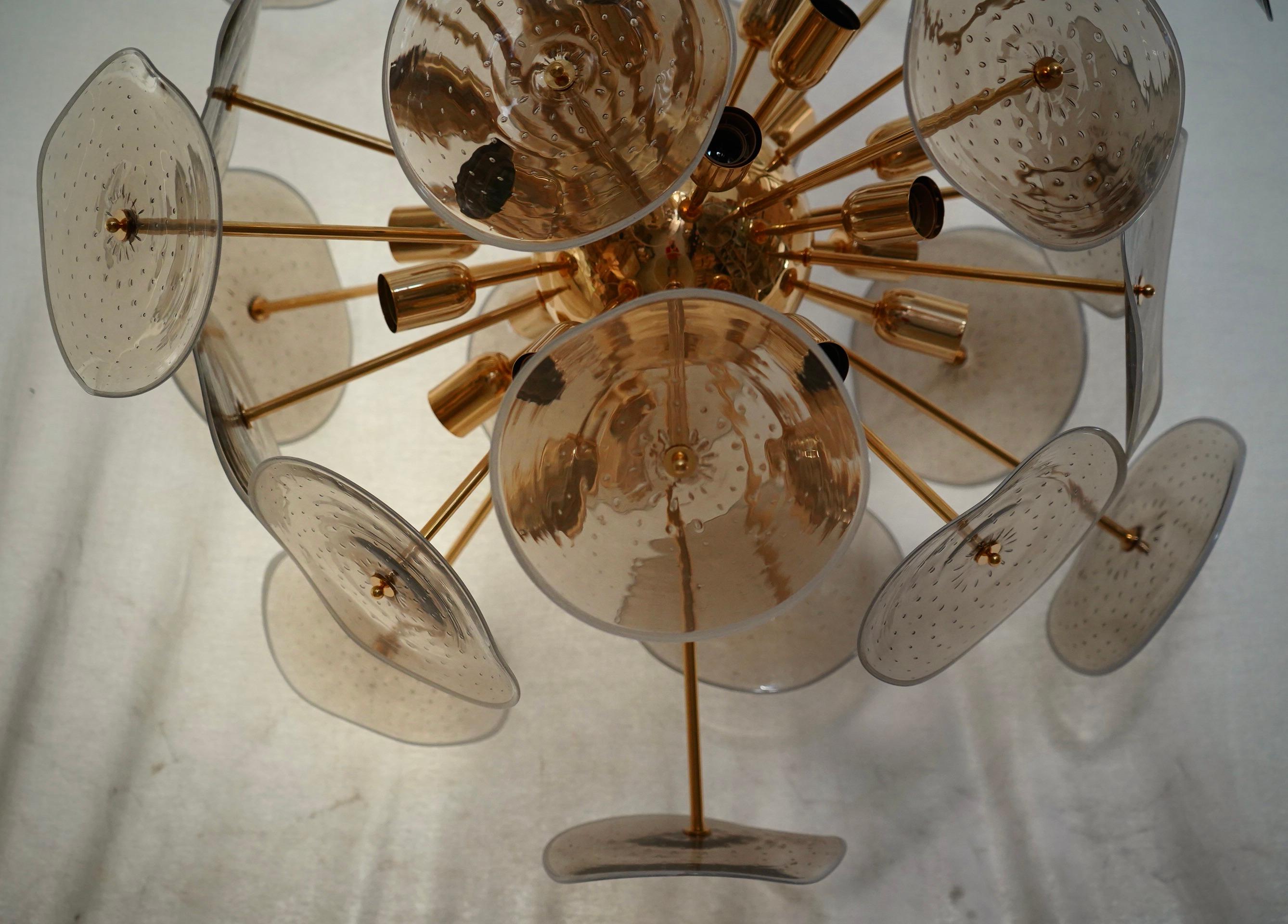 Mid-Century Modern Lustre et pendentif en verre d'art de Murano, couleur fumée, à lumière Sputnik, 2020 en vente