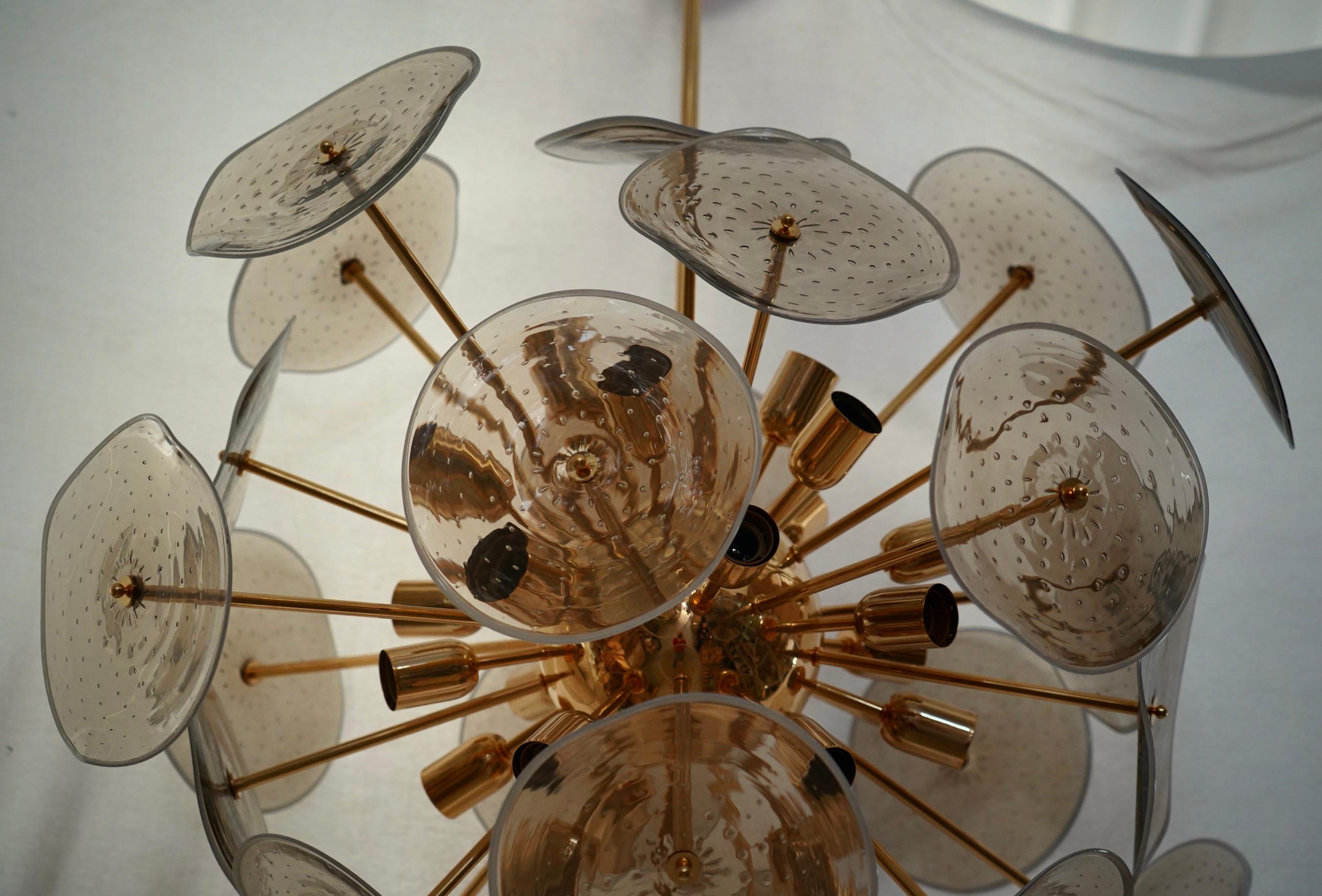 italien Lustre et pendentif en verre d'art de Murano, couleur fumée, à lumière Sputnik, 2020 en vente