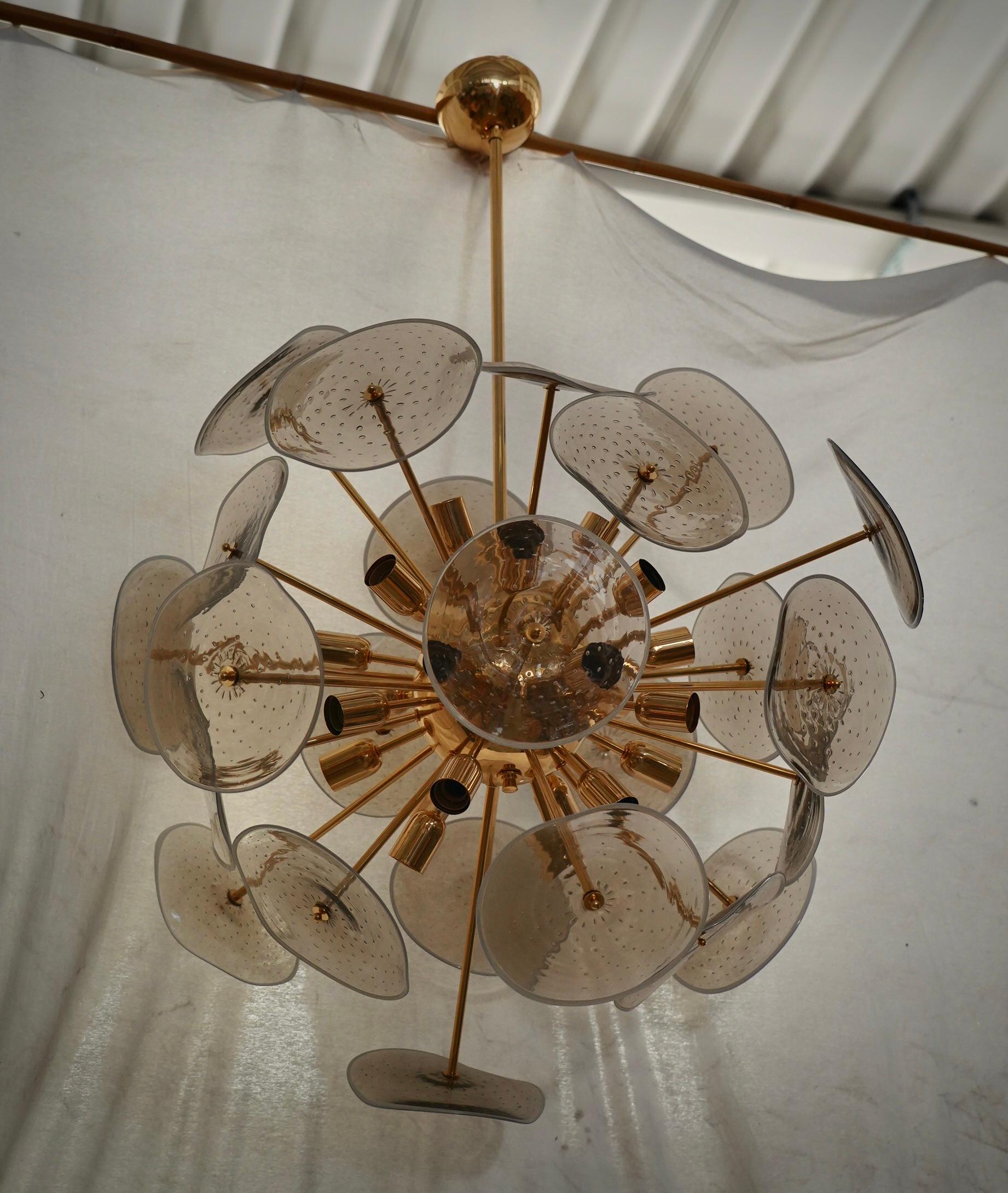 XXIe siècle et contemporain Lustre et pendentif en verre d'art de Murano, couleur fumée, à lumière Sputnik, 2020 en vente