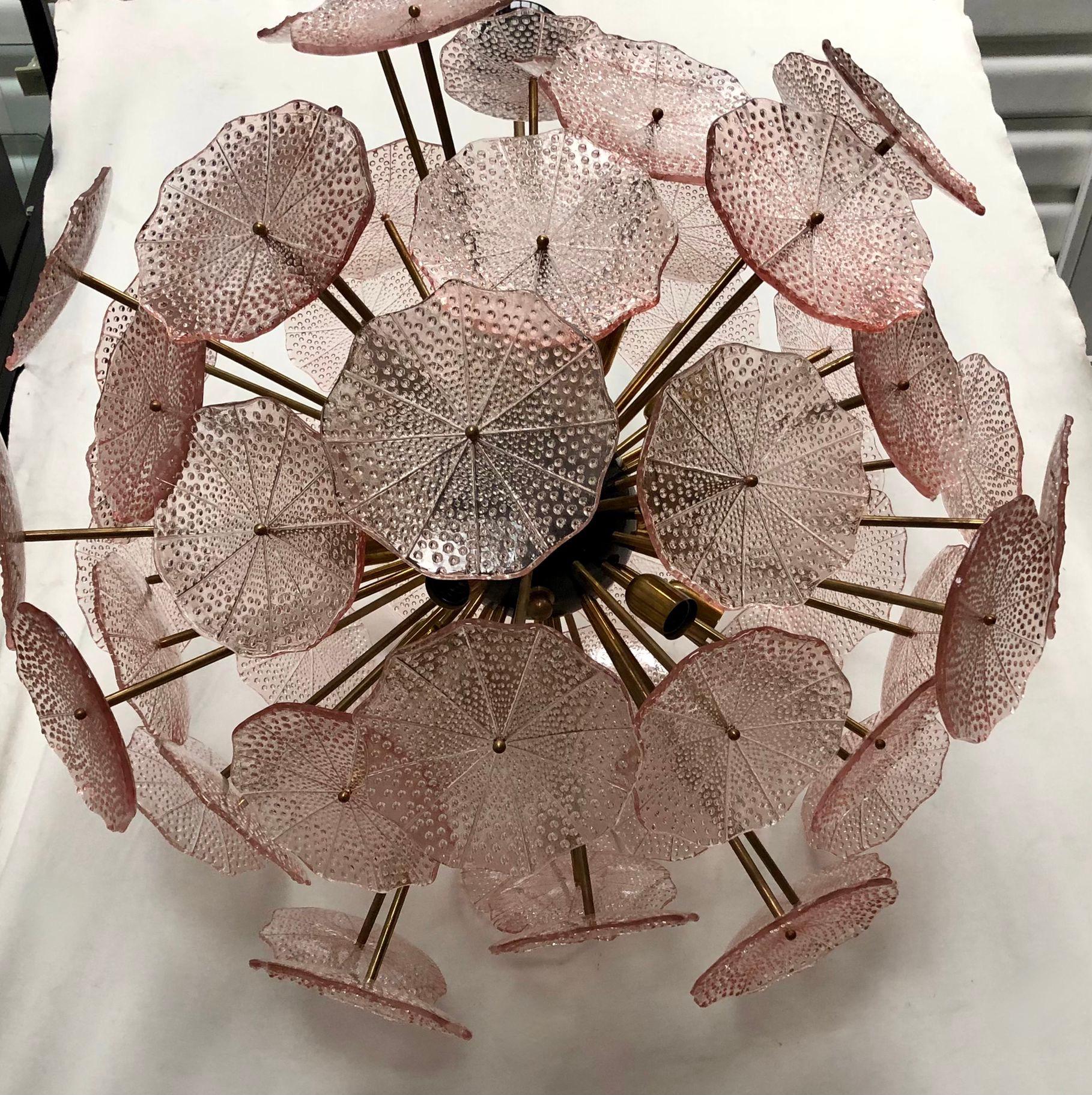 Murano Sputnik Pink Color Art Glass Midcentury Chandelier, 1980 In Good Condition For Sale In Rome, IT