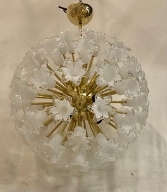 Murano Sputnik-Kronleuchter und Hängelampen aus Kunstglas mit weißen Blumen aus der Mitte des Jahrhunderts, 1980