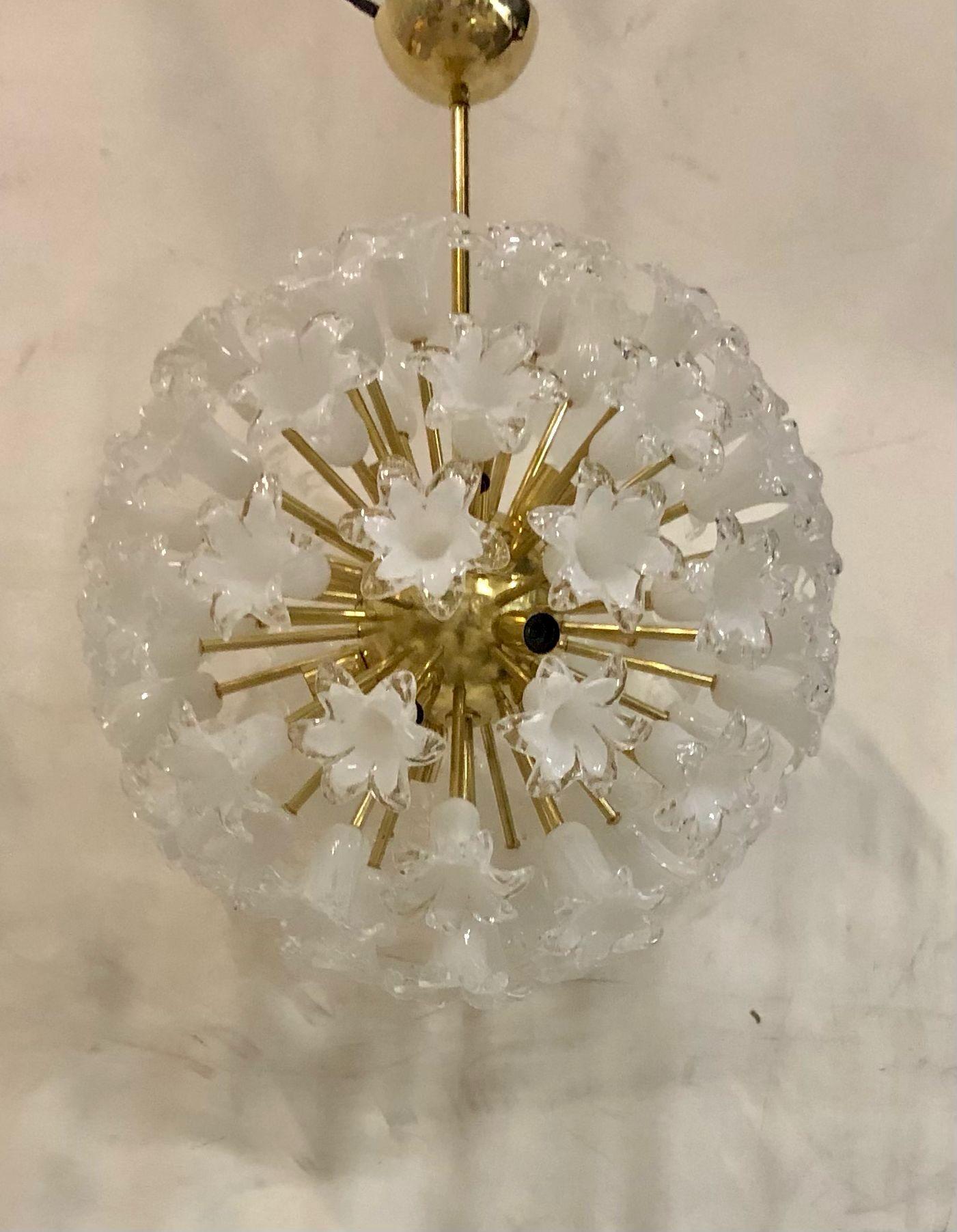 Mid-Century Modern Murano Sputnik White Flowers Art Glass Midcentury Chandelier, 1980 For Sale