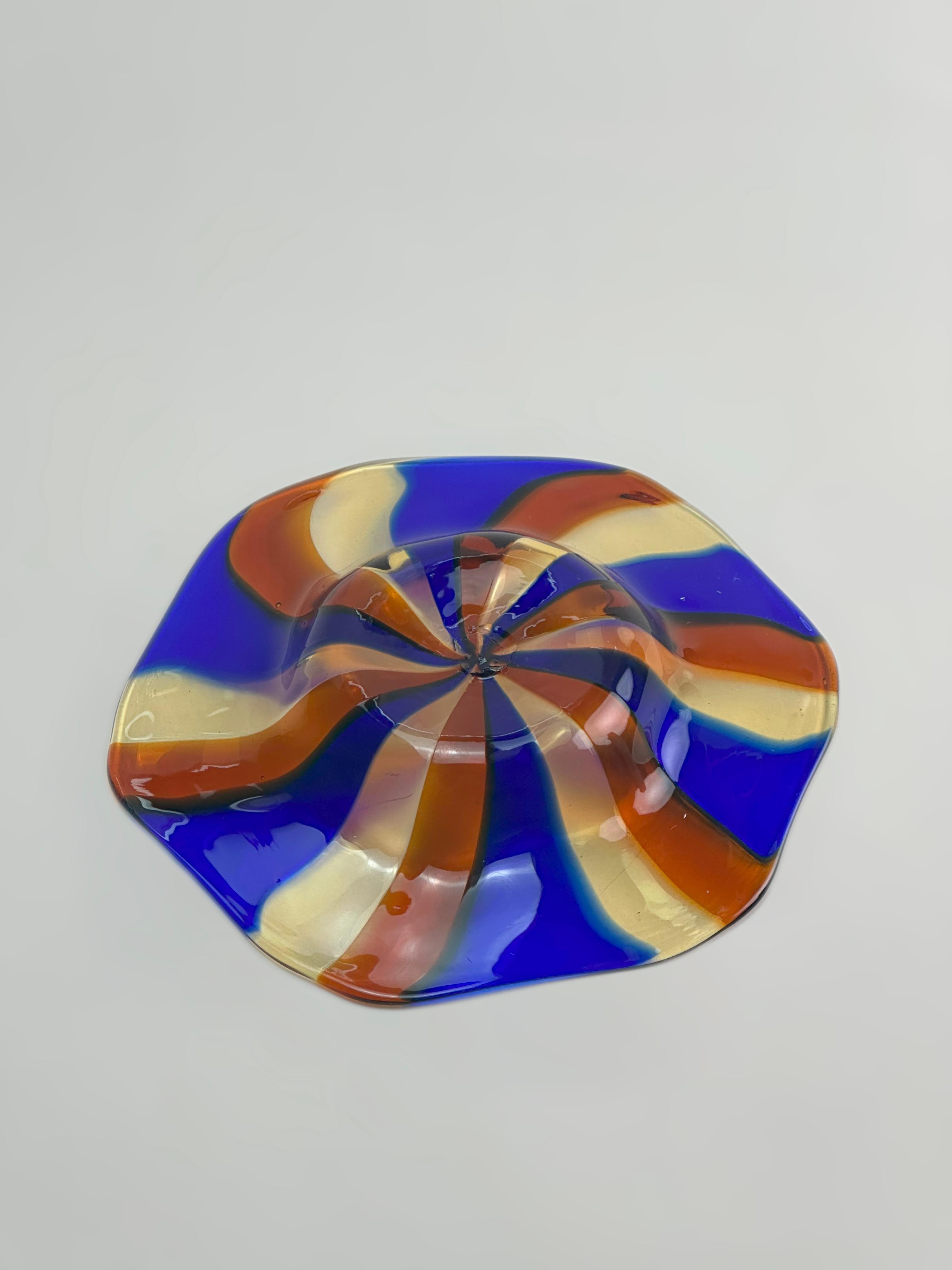 Late 20th Century Murano Striped Glass Dish Attributed to Fratelli Toso, Italy, 1970s For Sale