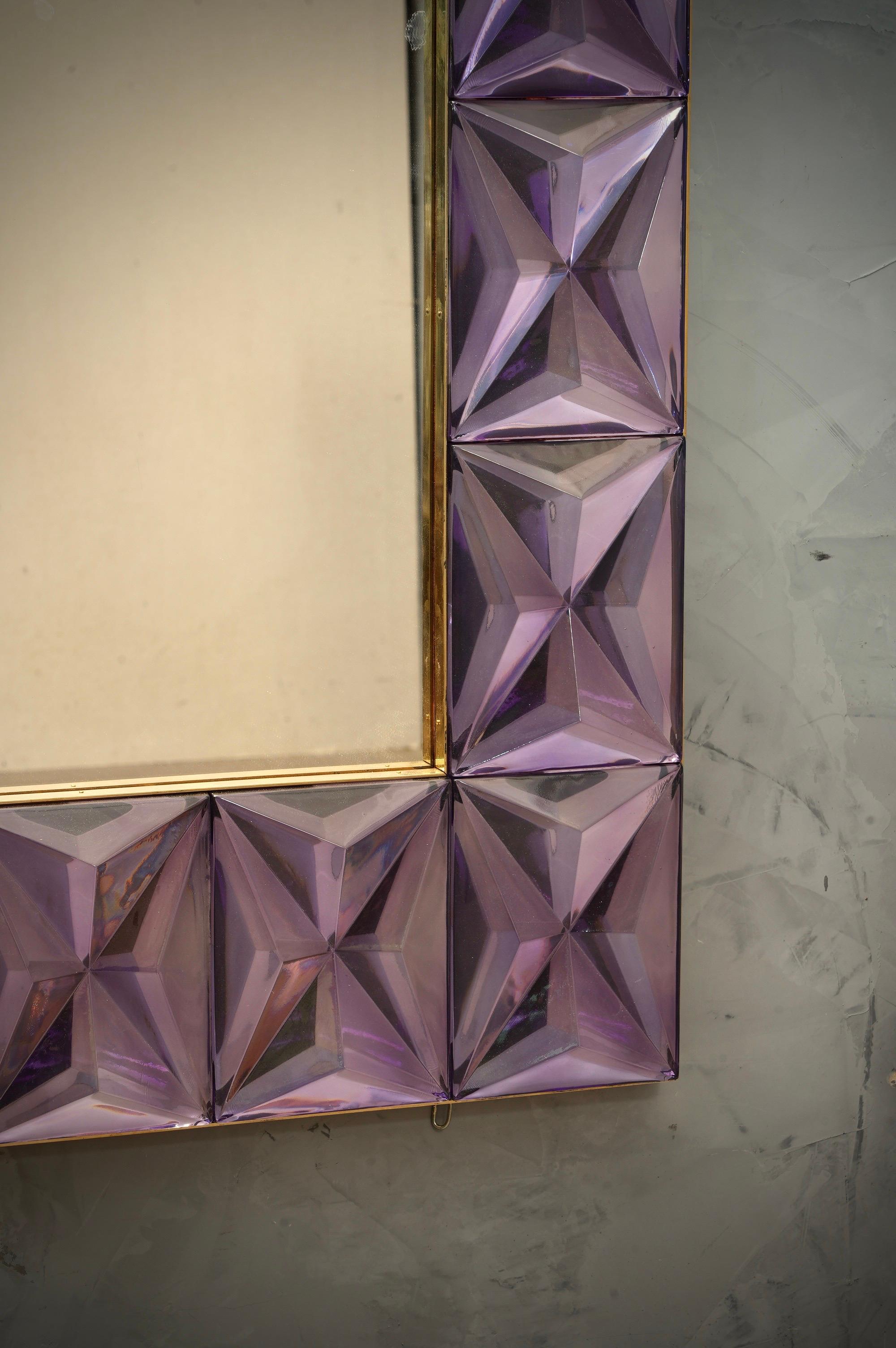 Mid-Century Modern Miroir mural console de Murano en verre violet intense et laiton, 2019 en vente