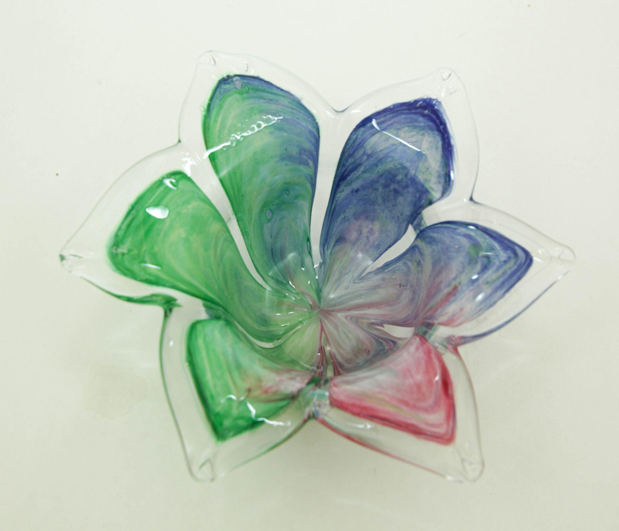 Murano Style Art Glass Lily Blume geformt Kerze Halter Briefbeschwerer Catchall (Italienisch) im Angebot