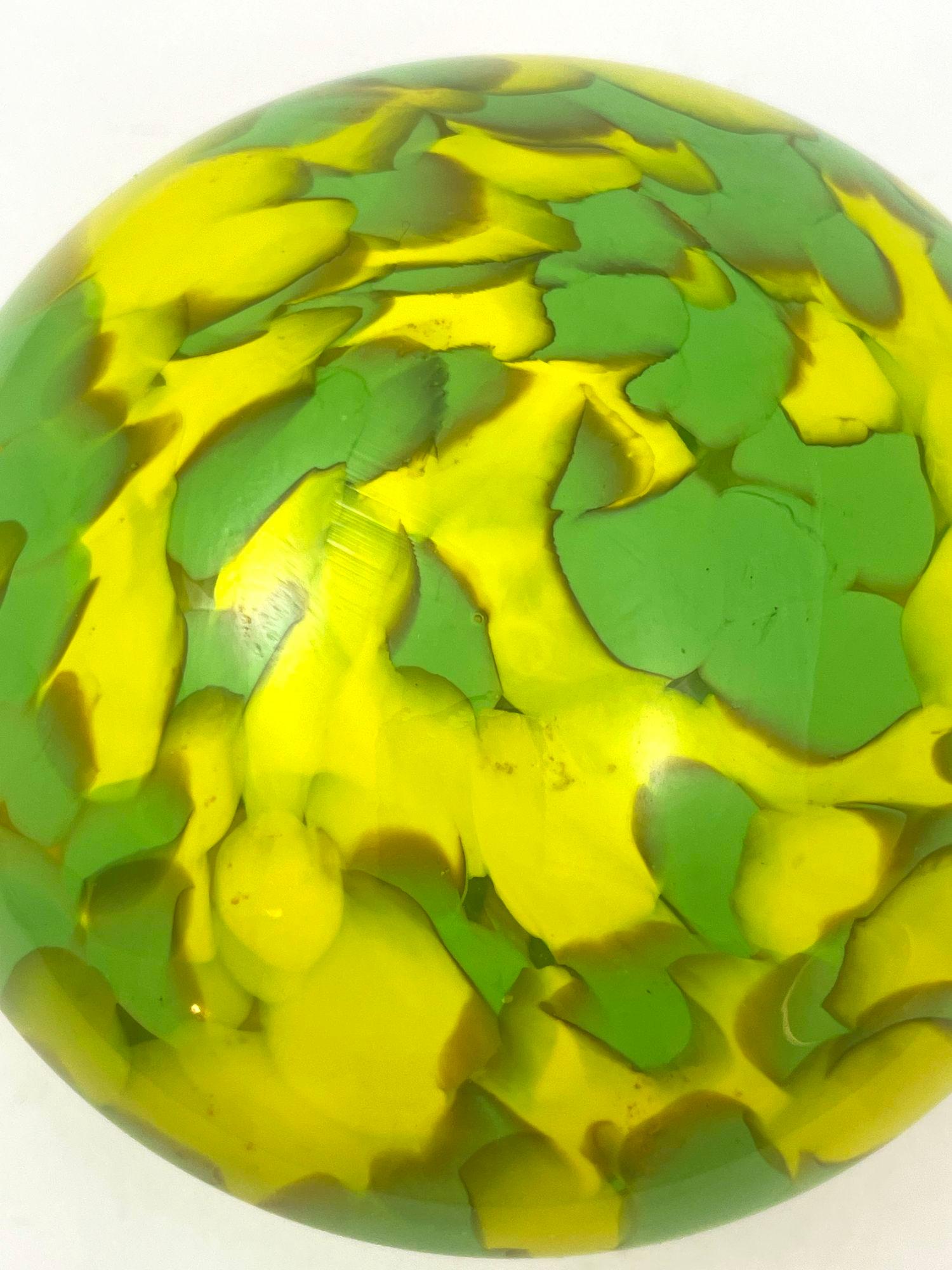 Murano Style Art Glass Mushroom Toadstool Paperweight Green and Yellow 1980s In Good Condition For Sale In North Hollywood, CA