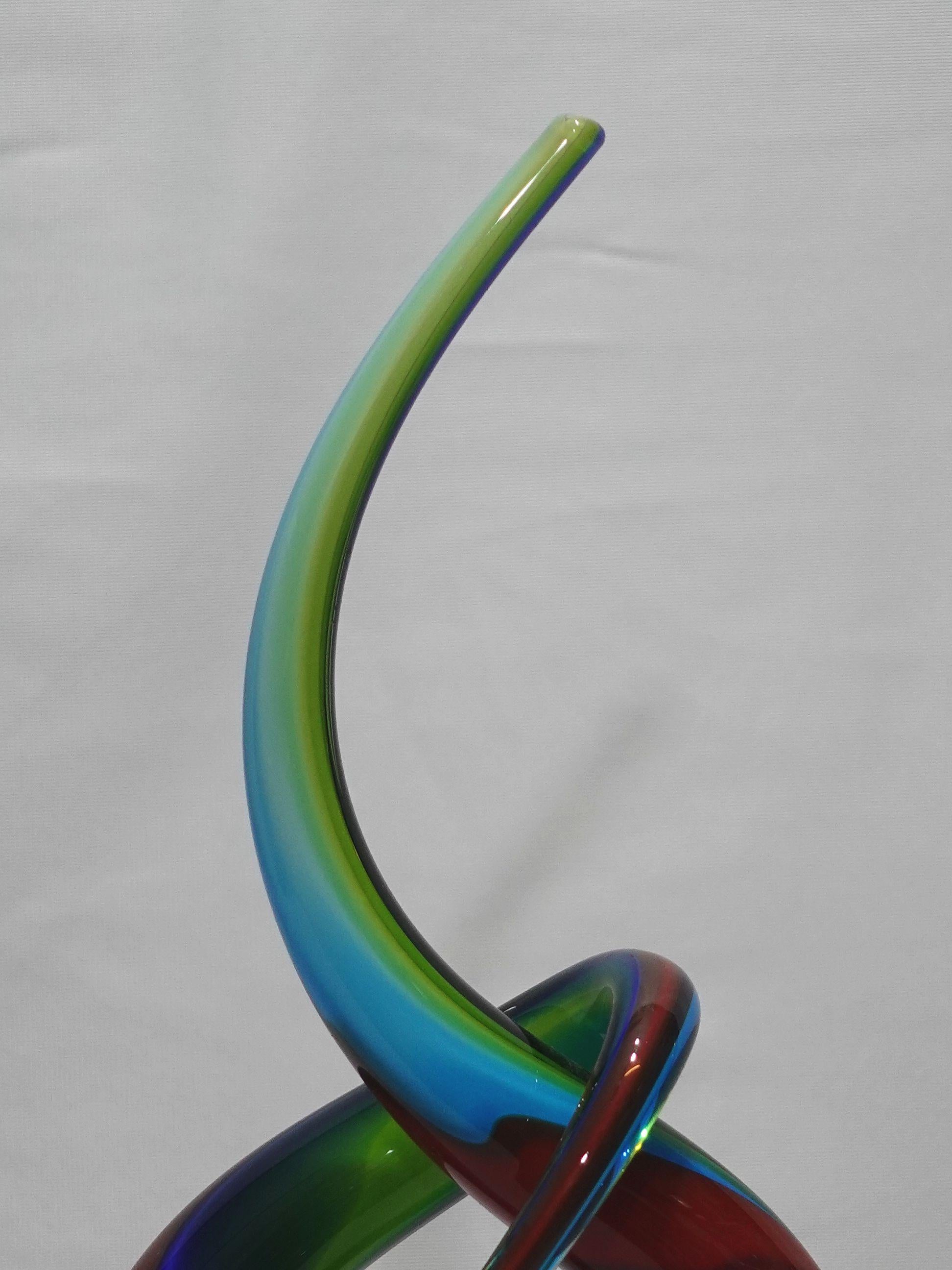 Murano Style Entwined Sculpture Italian Art Glass  In Excellent Condition For Sale In Norton, MA