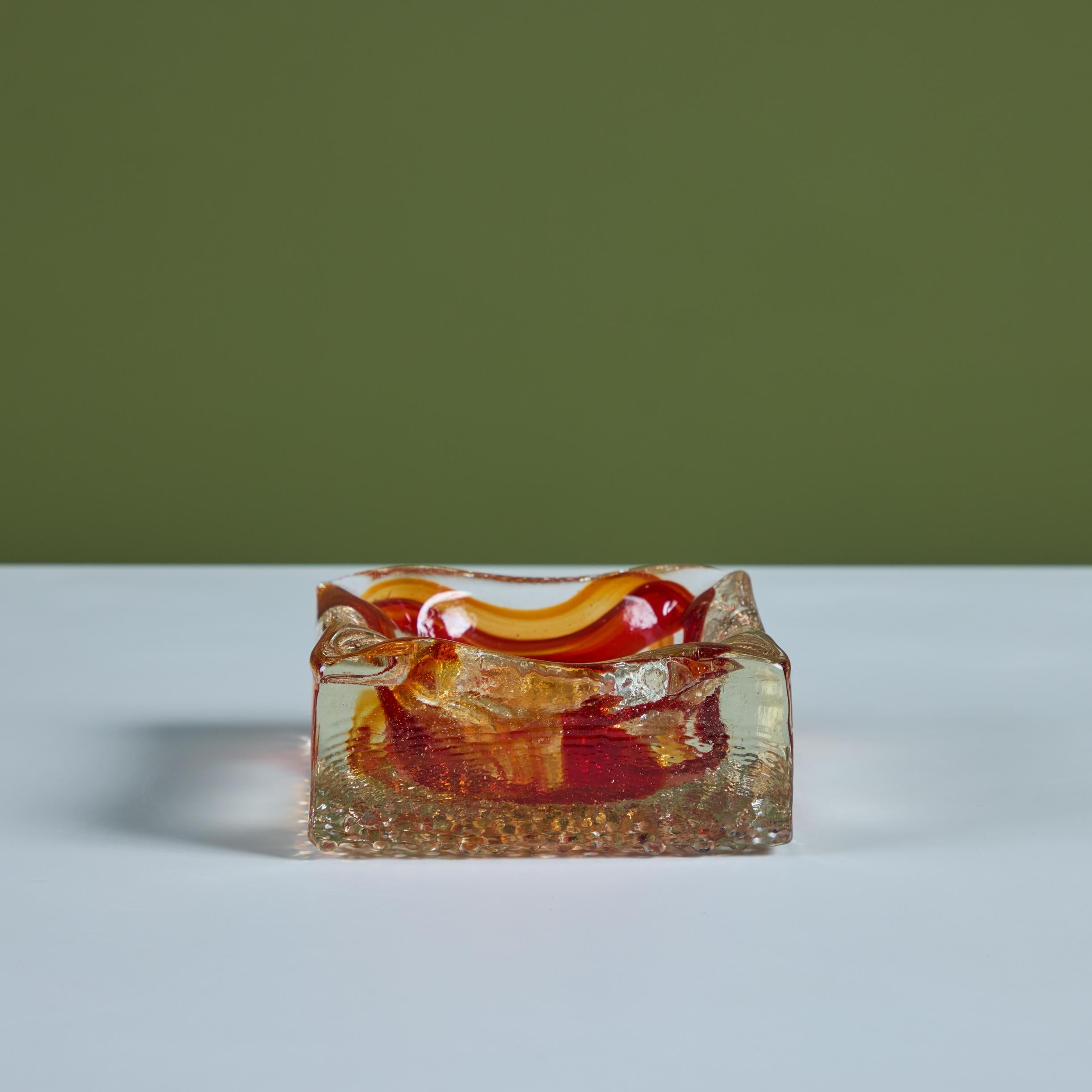 Cendrier en verre de style Murano en vente 6