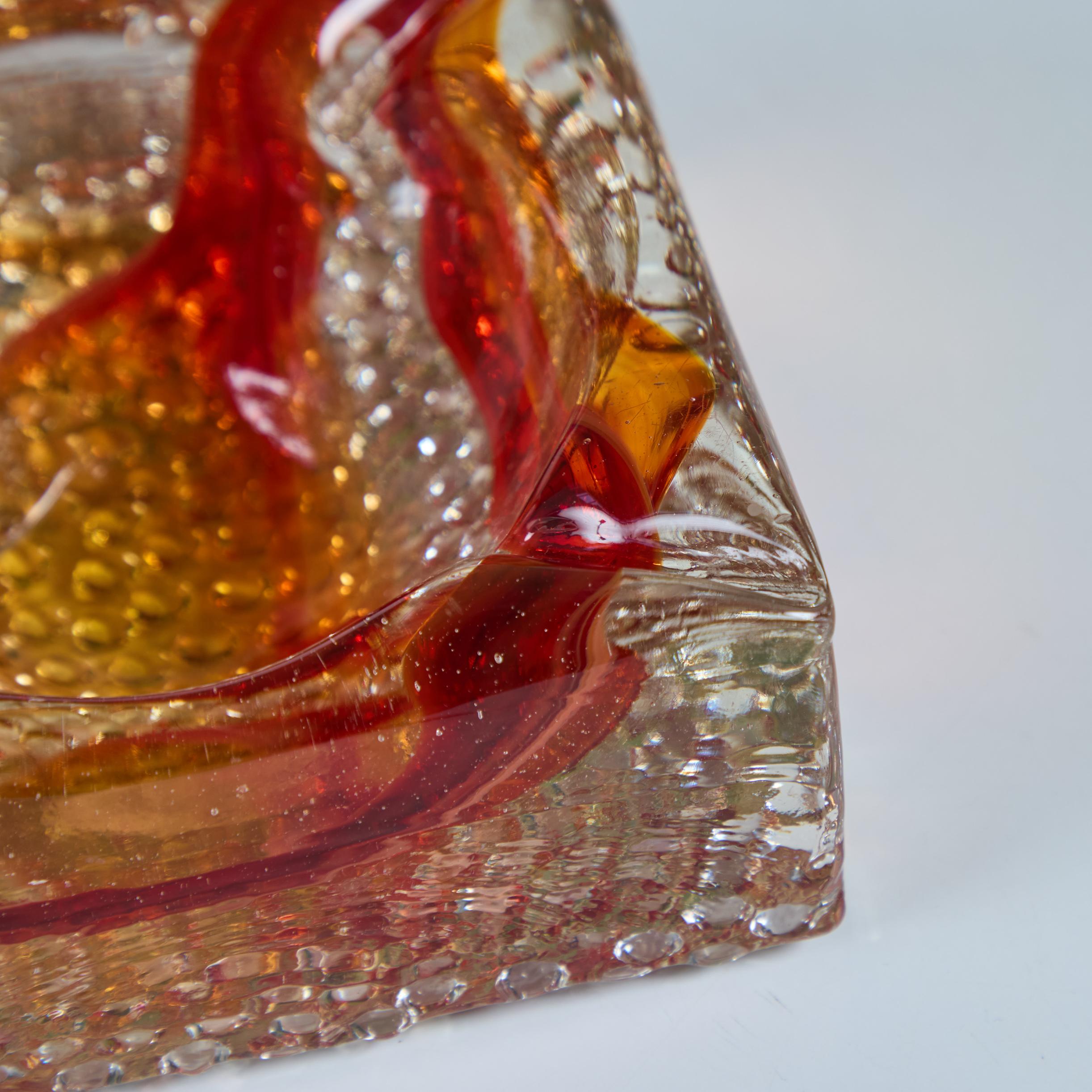 Cendrier en verre de style Murano en vente 10