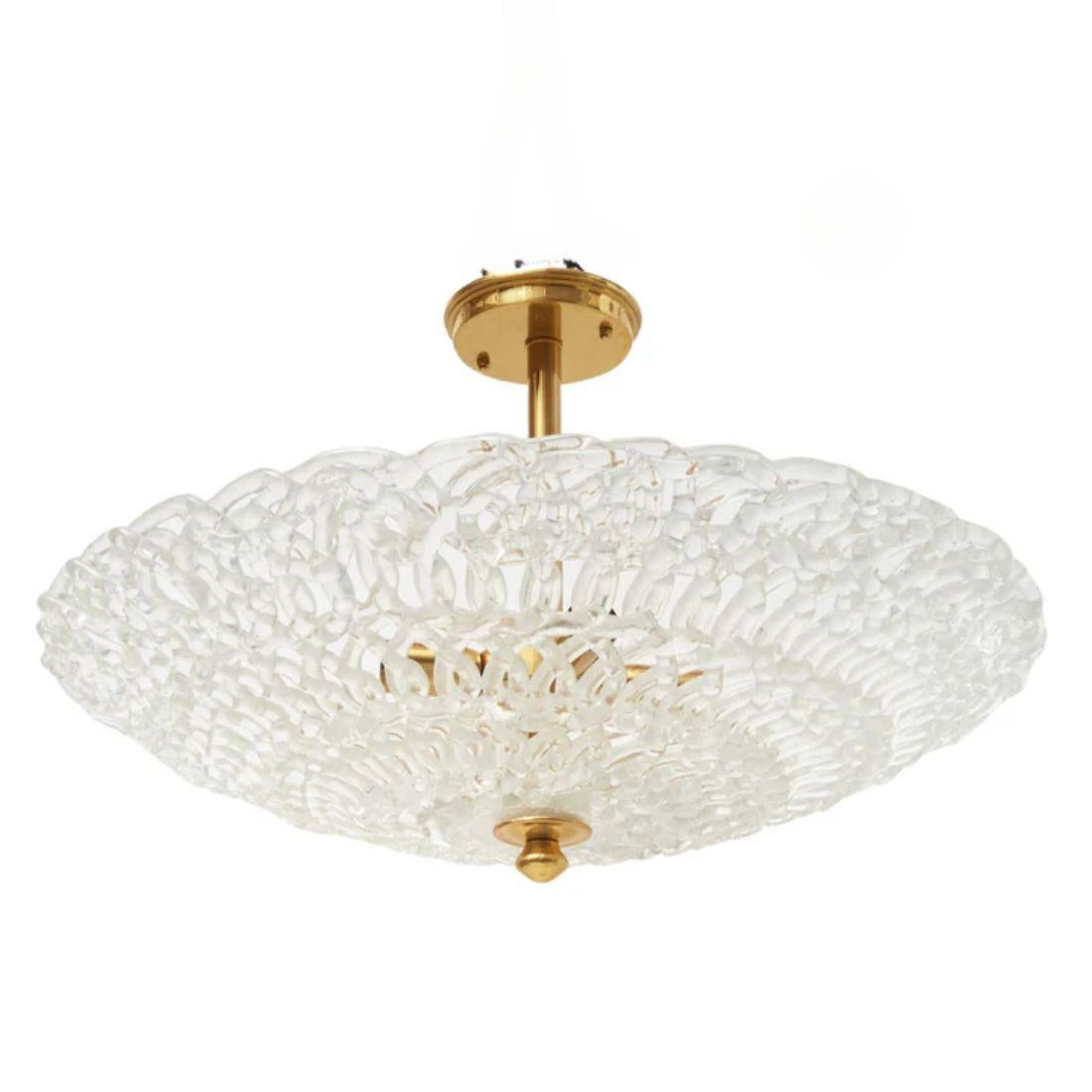 20ième siècle Lampe semi encastrée de style Murano en verre tissé ouvert avec détails en laiton en vente
