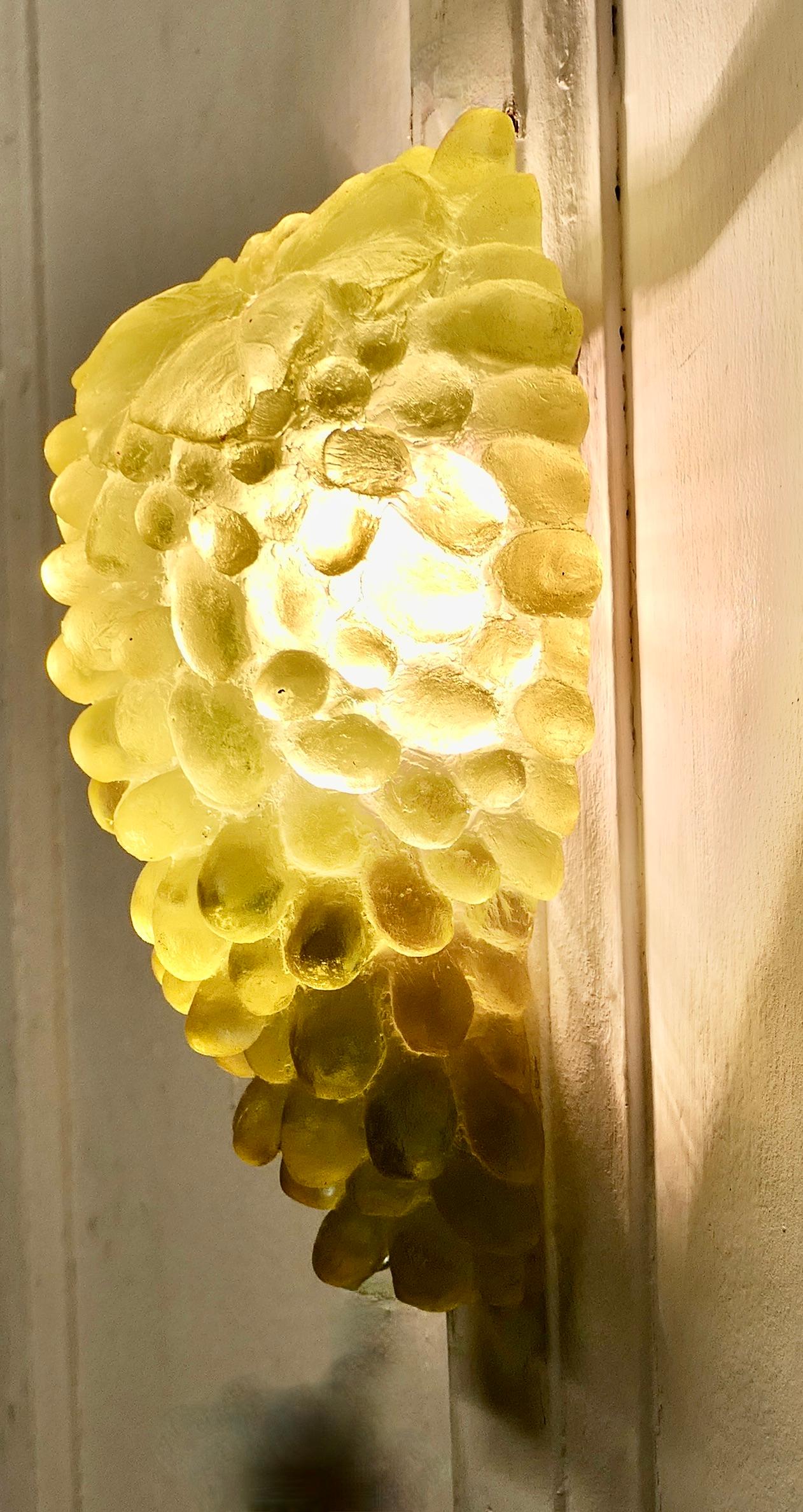 Murano Style Green Glass Grape Wall Light  Very quirky and unusual   In Good Condition For Sale In Chillerton, Isle of Wight