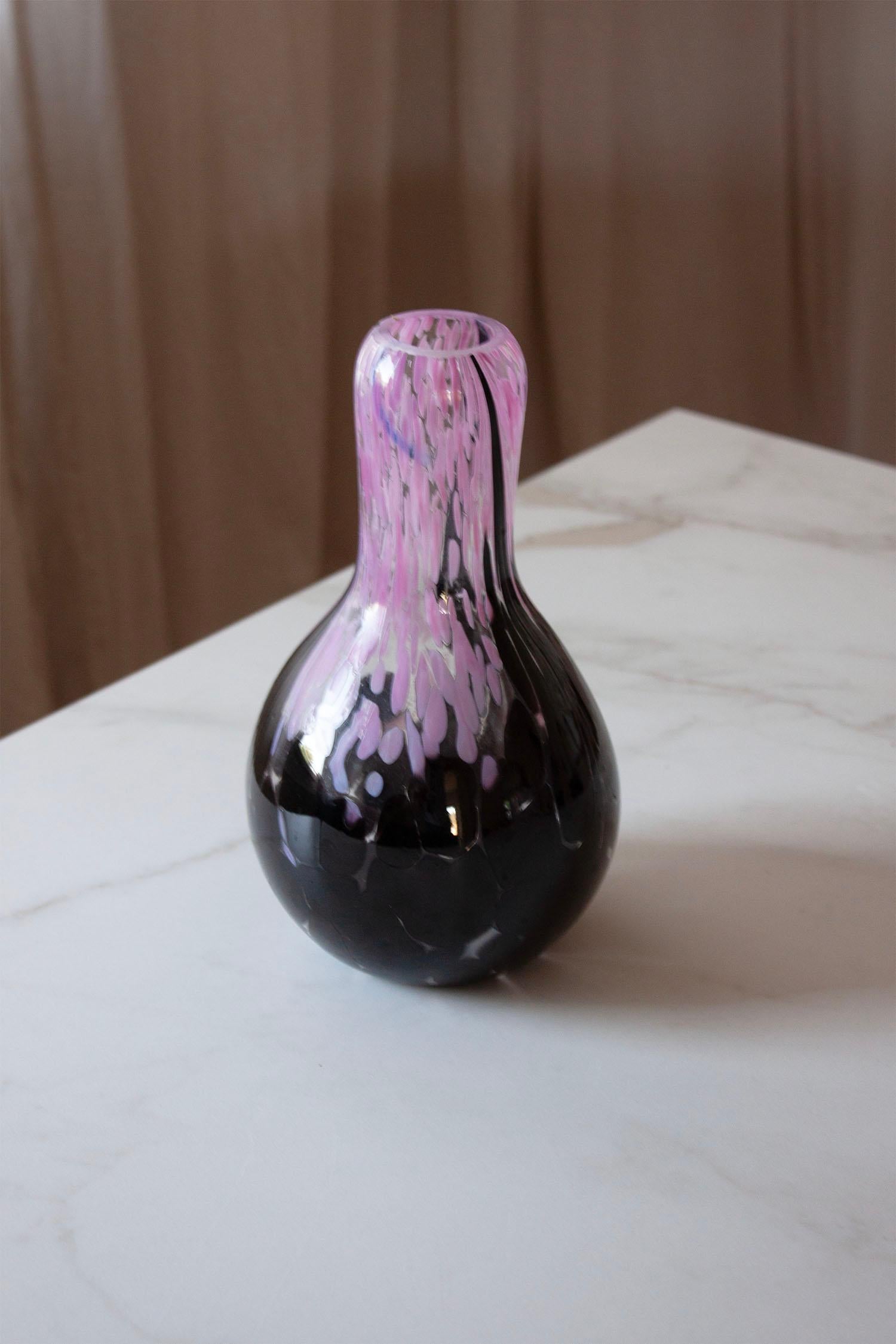 German Murano-Style Pink and Black Art Glass Vase For Sale
