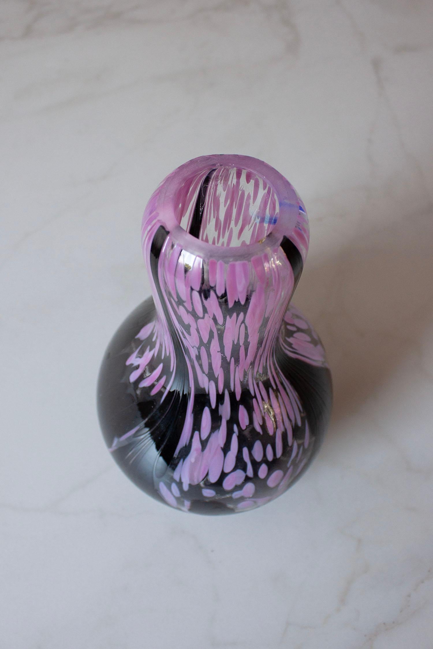 Murano-Style Pink and Black Art Glass Vase In Good Condition For Sale In Rümmingen, BW