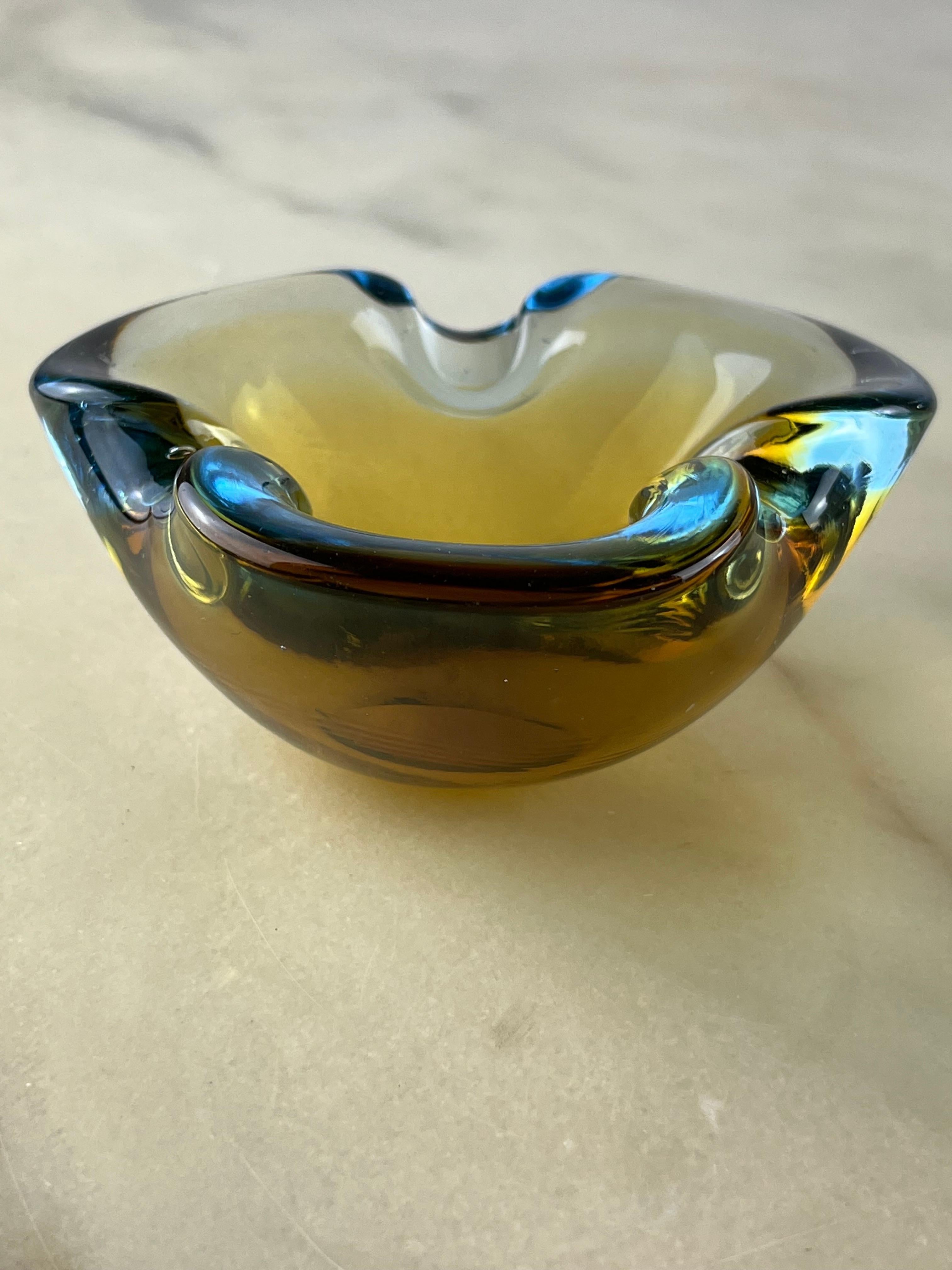 Murano Submerged Glass Ashtray, Italy, 1960s For Sale 3