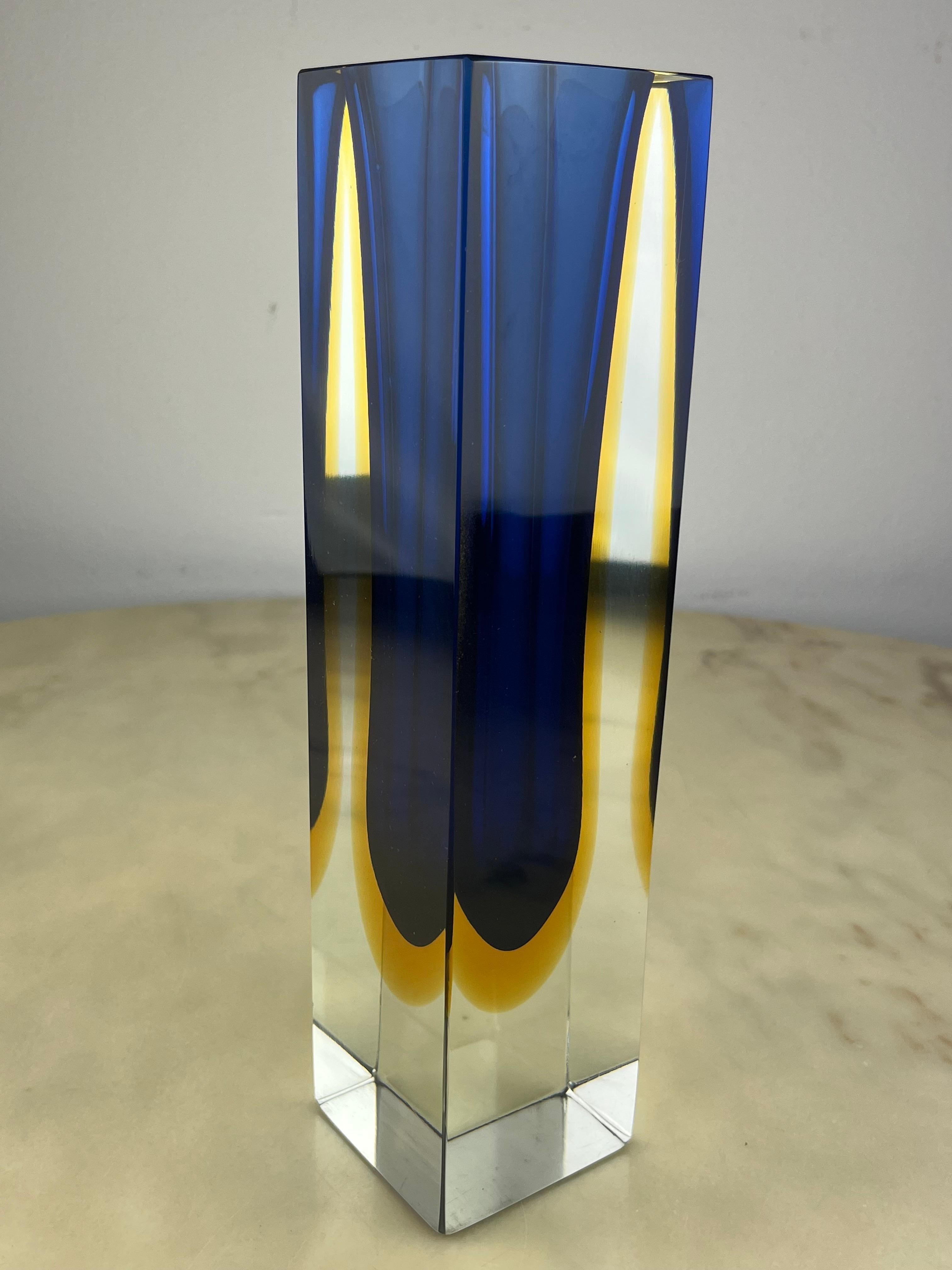 Murano Submerged Glass Vase 30 cm high, attributed to Flavio Poli, Italy, 1970s For Sale 2