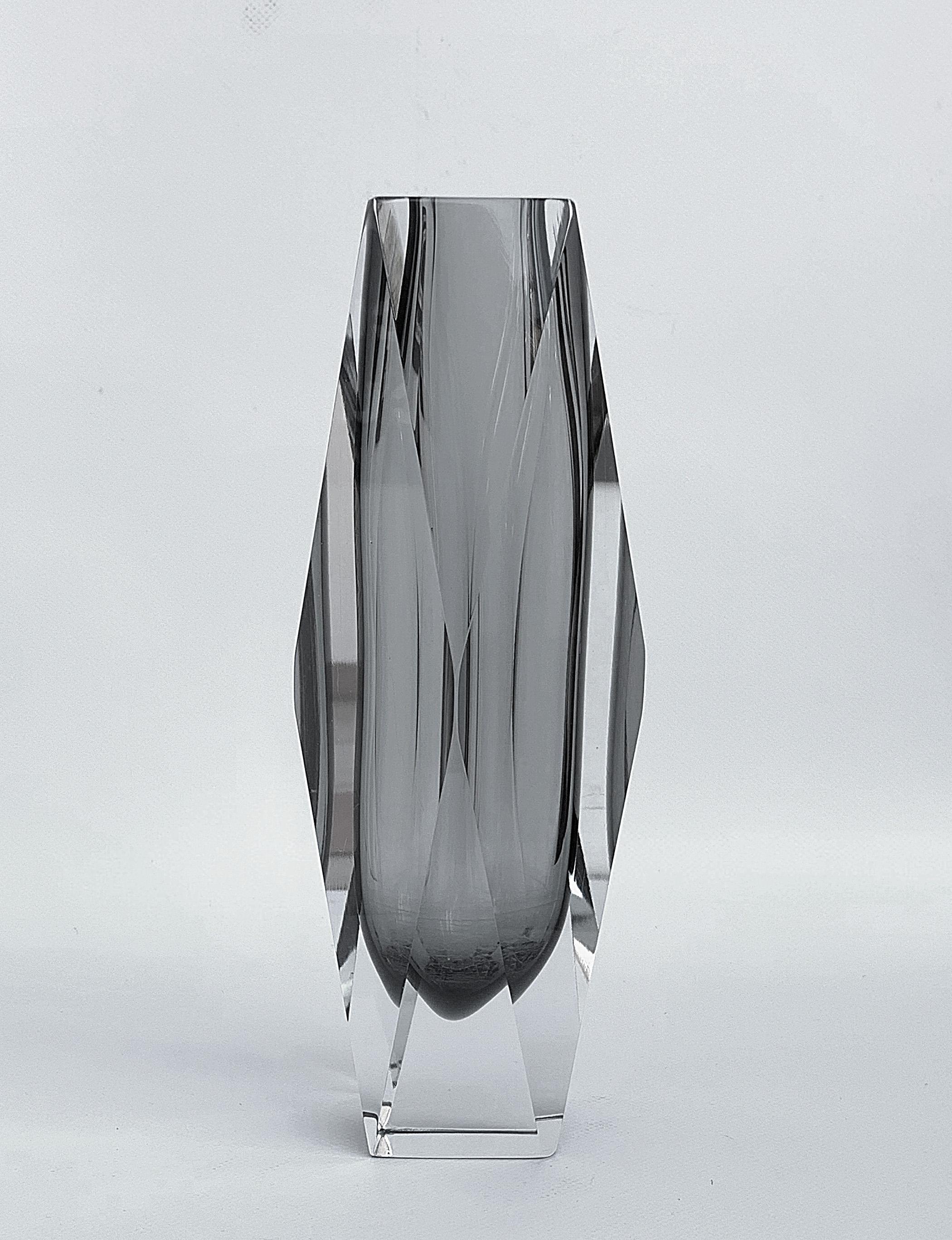 Murano, Submerged Glass Vase, Colour Smoky Gray, Mandruzzato Italy, 1960s For Sale 7