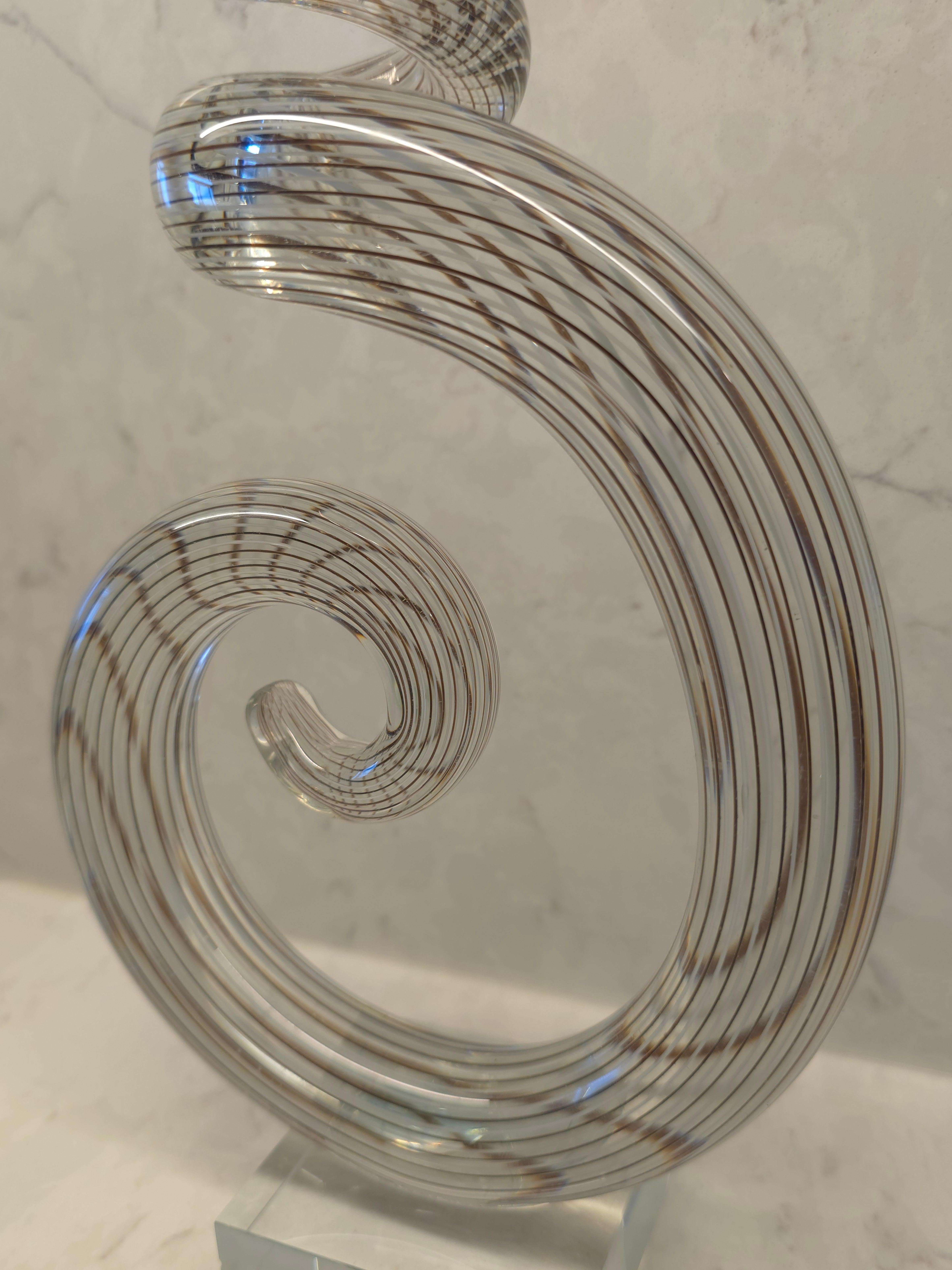 Scultura astratta in vetro artistico a vortice di Murano in vendita 1