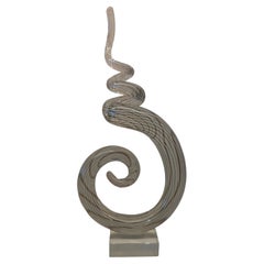 Escultura abstracta de cristal de Murano en espiral 
