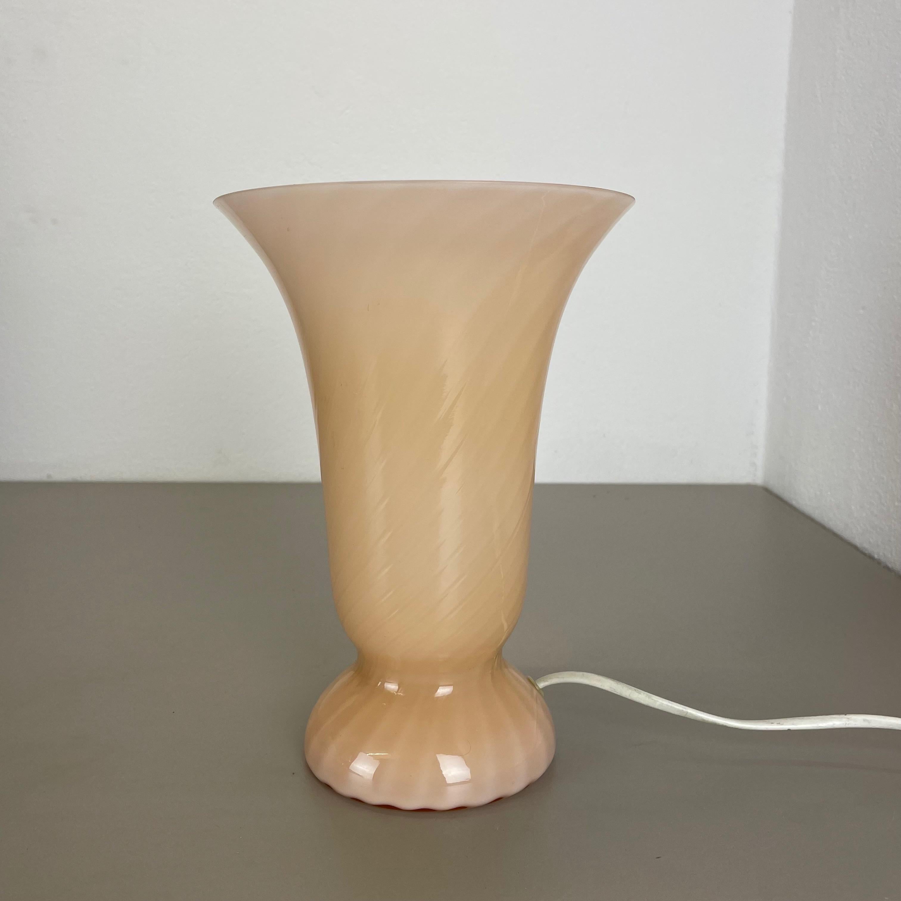 Article:

Table light desk top light


Producer:

Vetri Murano, Italy



Origin:

Italy



Age:

1970s



Description:

Original 1970s modernist Italian table light made of high quality Murano glass in floral form. The