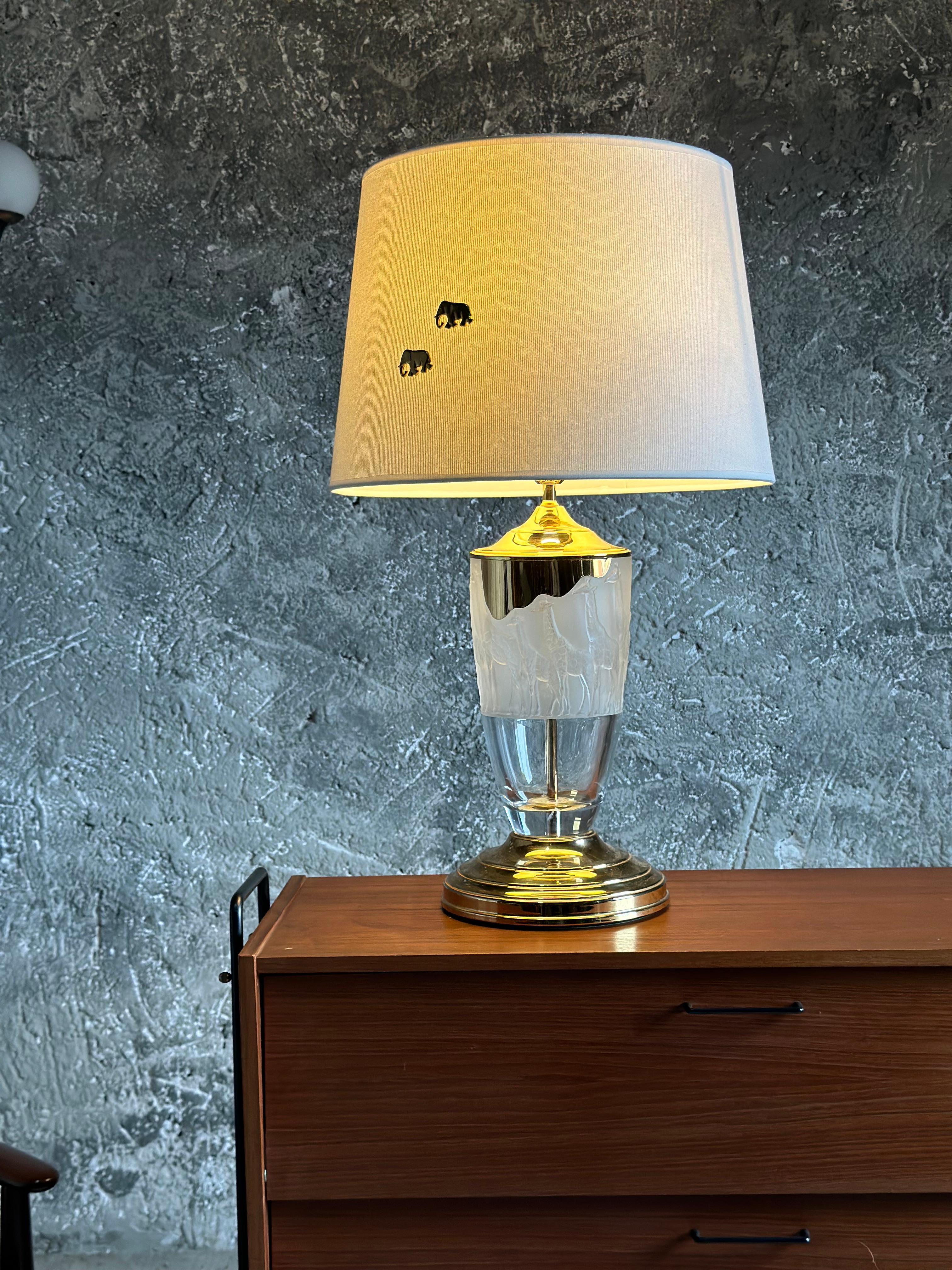Lampe de table Murano, Africa Giraffe Design/One, laiton et verre. Italie années 1960.

haute qualité. parfait état.