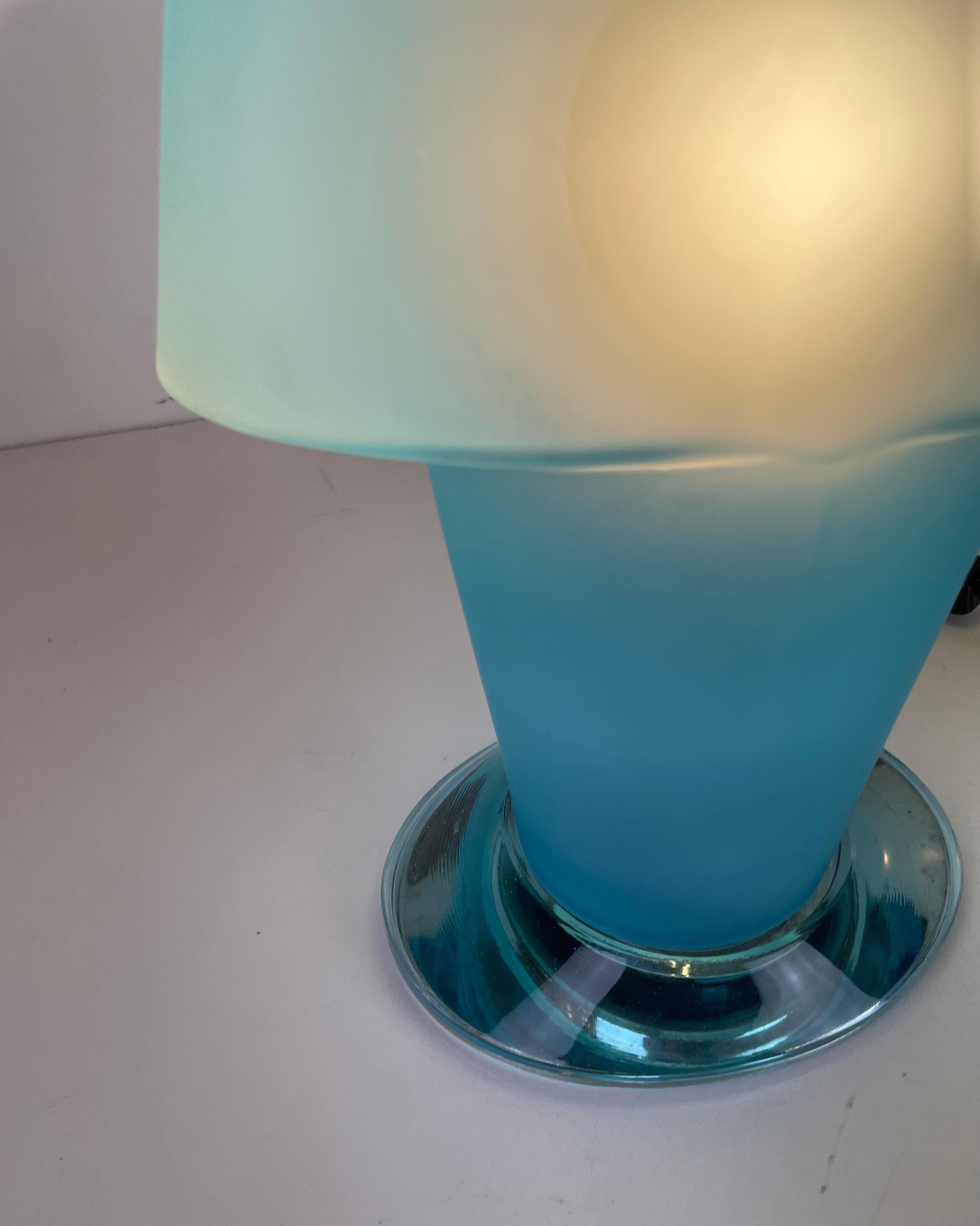 Dépoli Lampe de table Murano attribuée à Mazzega, dans le style de D. A Style, années 1990 en vente