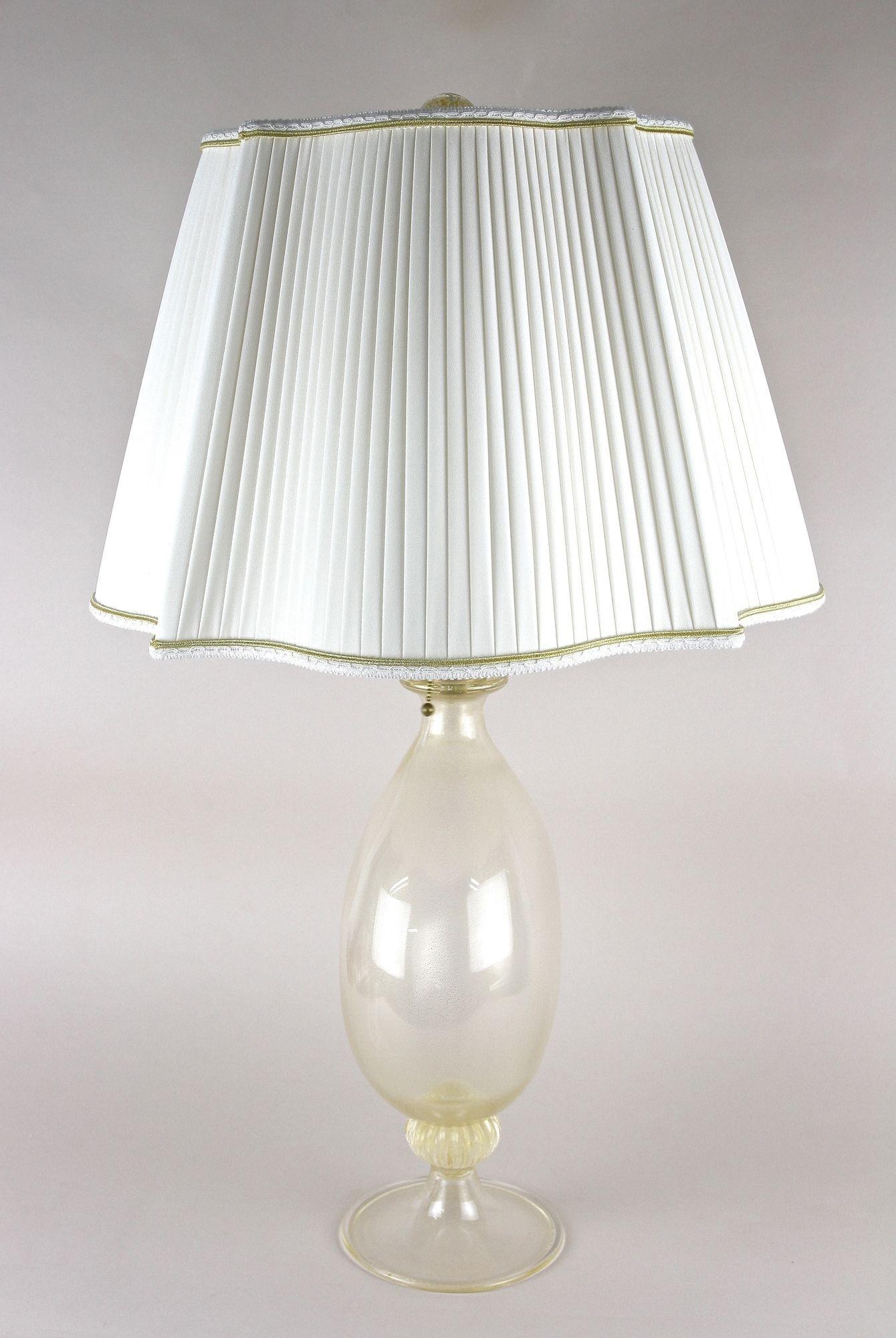 Lampada da tavolo di Murano di Barovier & Tosso con scaglie d'oro 24K, Italia 1960 in vendita 5