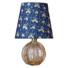 Murano-Tischlampe aus blassem Bernsteinglas mit gemustertem Lampenschirm:: Italien:: 1950er Jahre