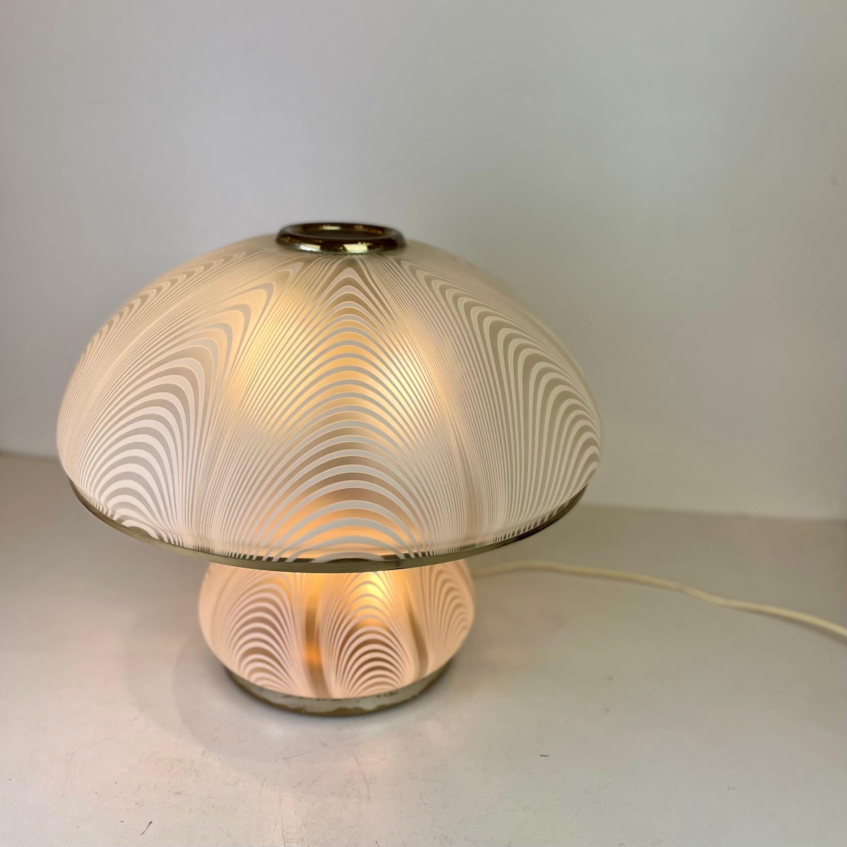 Hollywood Regency Lampada da tavolo di Murano in stile Venini, anni '80 in vendita