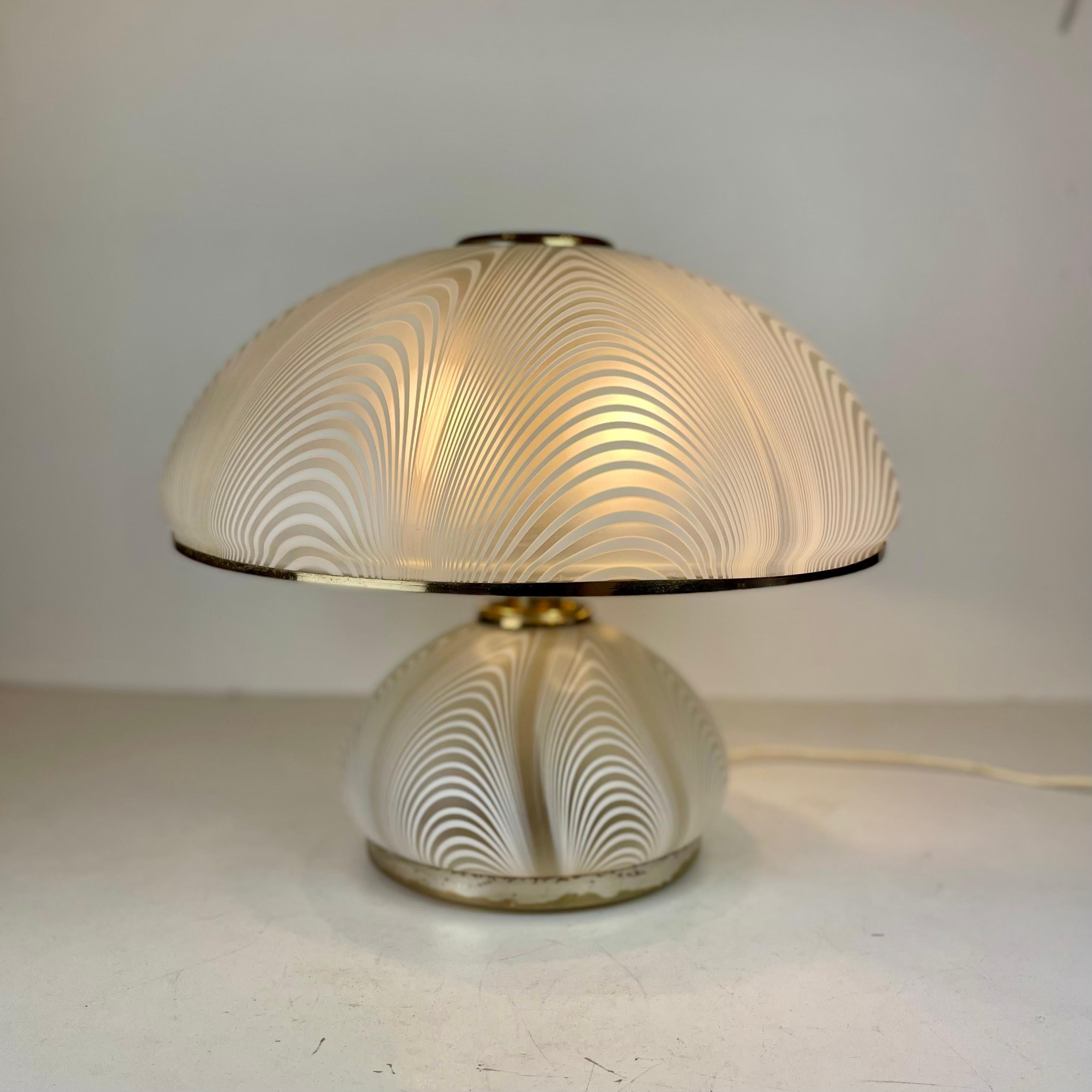 Ottone Lampada da tavolo di Murano in stile Venini, anni '80 in vendita