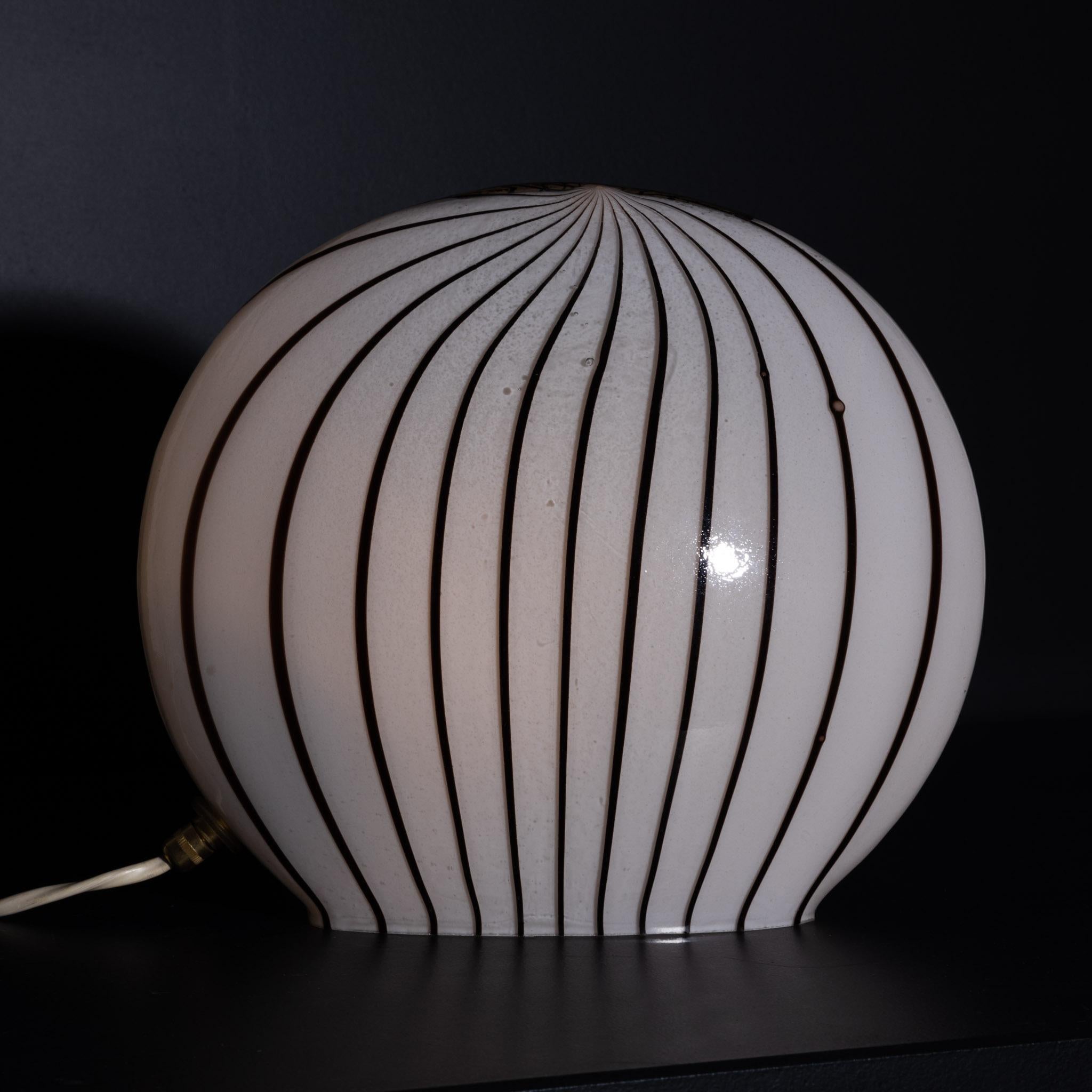 Mid-Century moderno Lampada da tavolo di Murano, Italia Metà del XX secolo