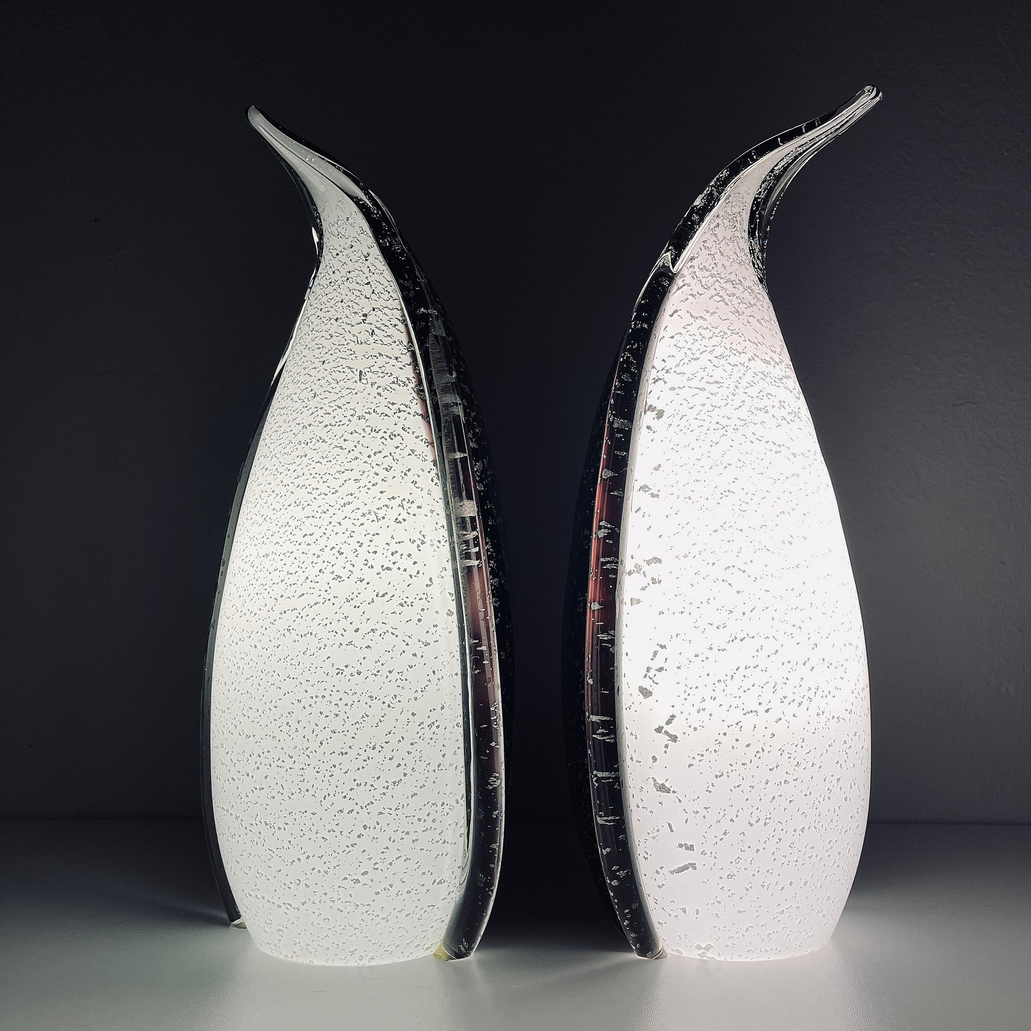 italien Lampes de table de Murano Penguin Italie des années 1980, lot de 2  en vente