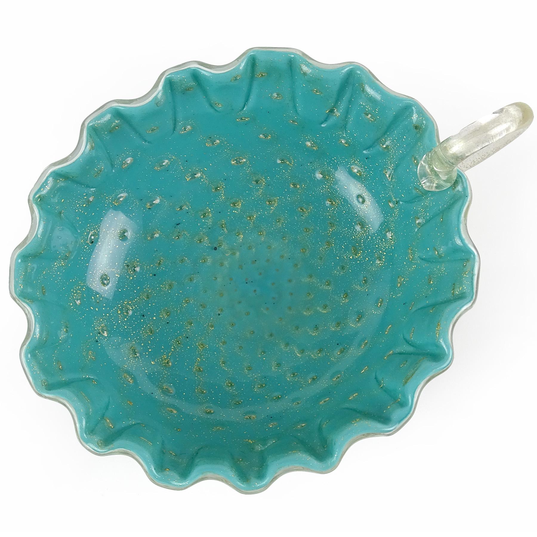 Italienische Schale mit gerafftem Rand aus Murano-Kunstglas in Teal mit Goldflecken und Blasenform und Griff (Handgefertigt) im Angebot