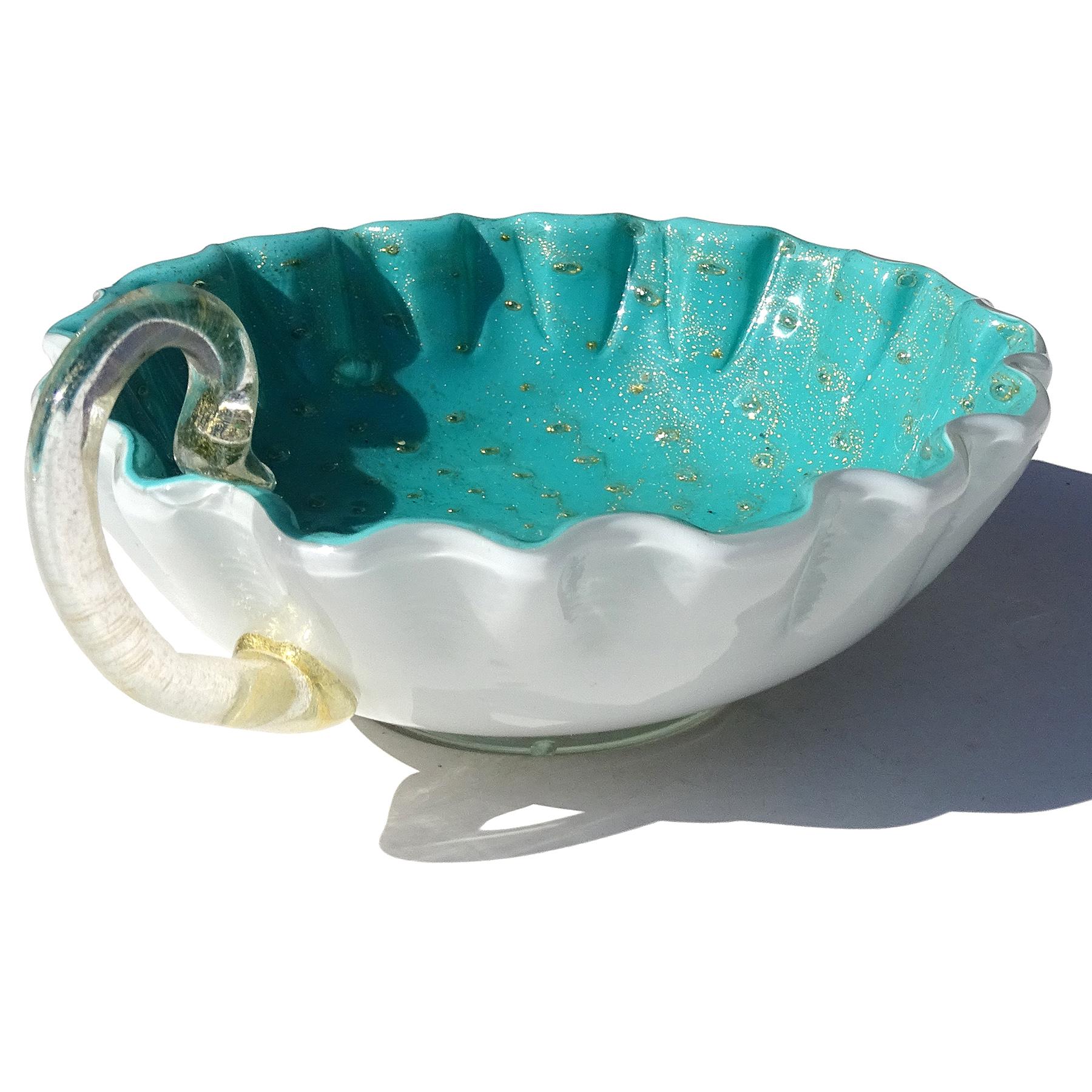 Italienische Schale mit gerafftem Rand aus Murano-Kunstglas in Teal mit Goldflecken und Blasenform und Griff (Glas) im Angebot