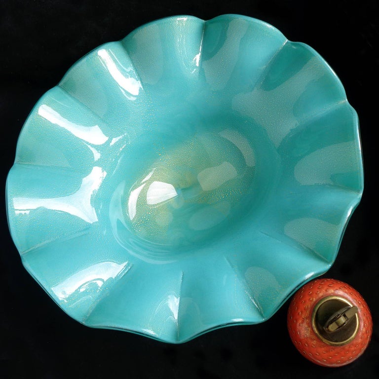 Mid-Century Modern Murano Teal Green and Gold Flecks Italian Art Glass Footed Centerpiece Bowl For Sale