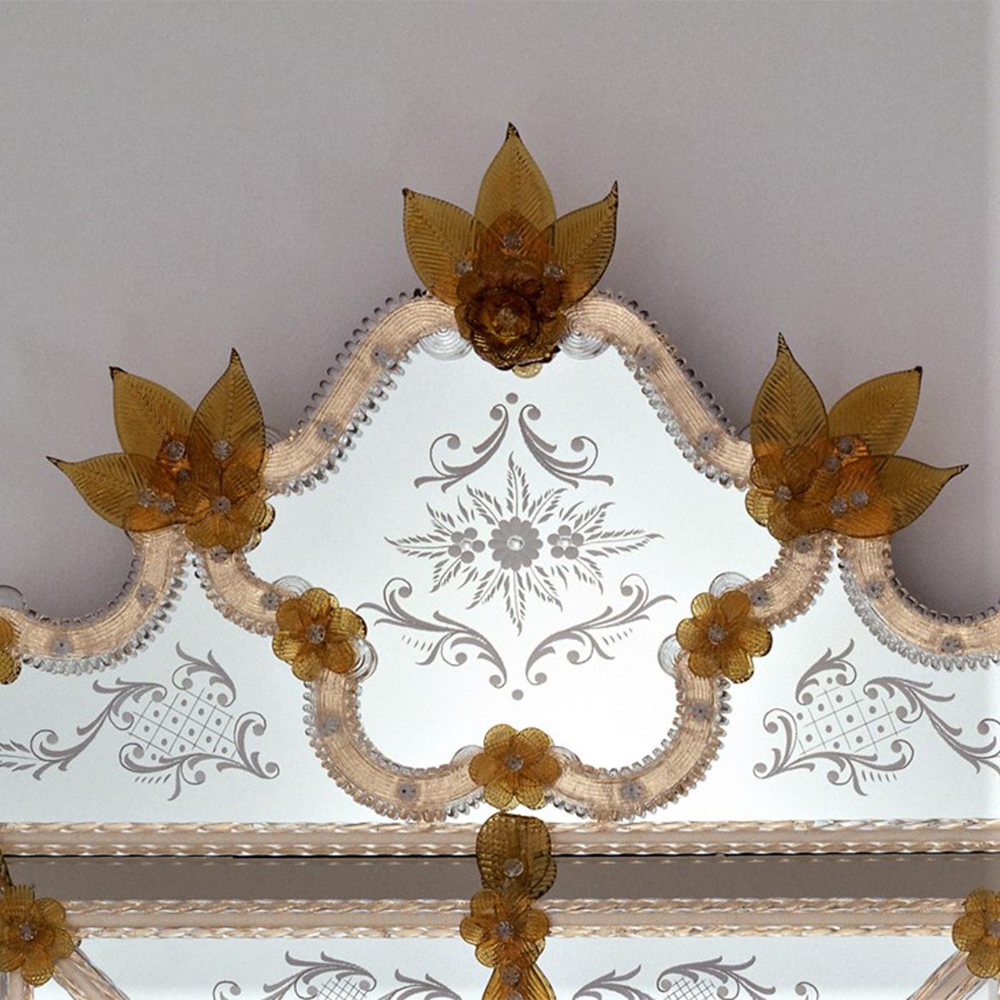 Murano Toronto Glass Wall Mirror by Fratelli Tosi In New Condition For Sale In Milan, IT