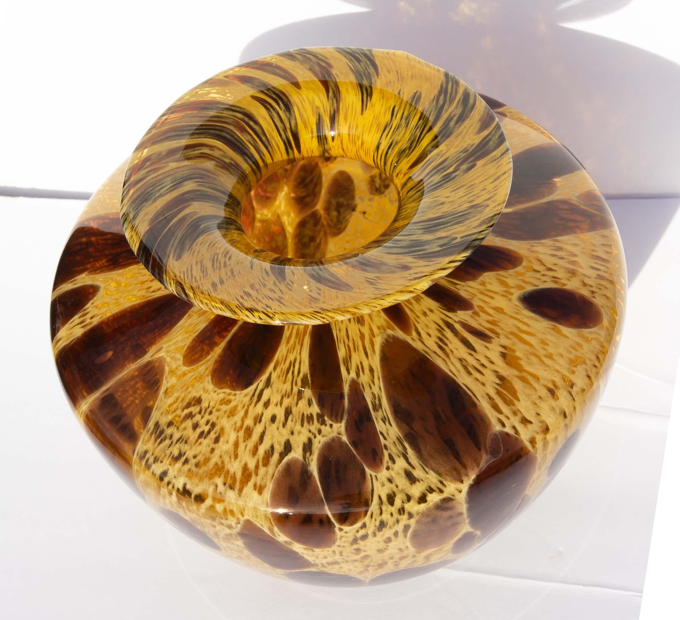 Tortoise shell Murano art glass vase. By Vetri Artistic.
