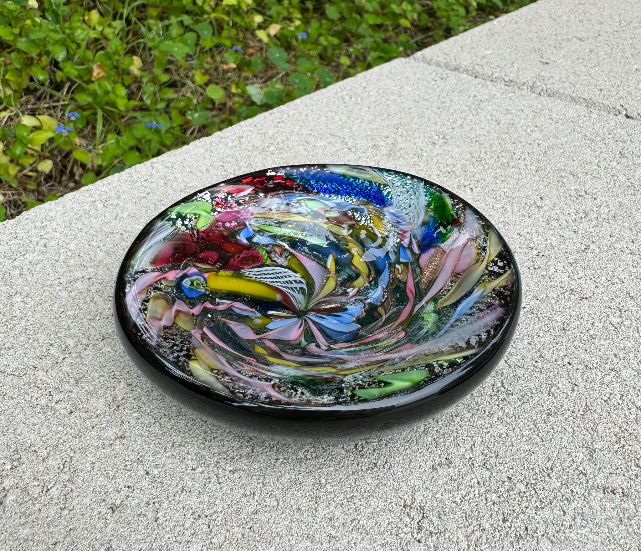 Ciotola in vetro artistico di Murano Tutti-Frutti, Italia, C.C. 1960.  Attribuito all'Arte Vetraria Muranese (AVEM).