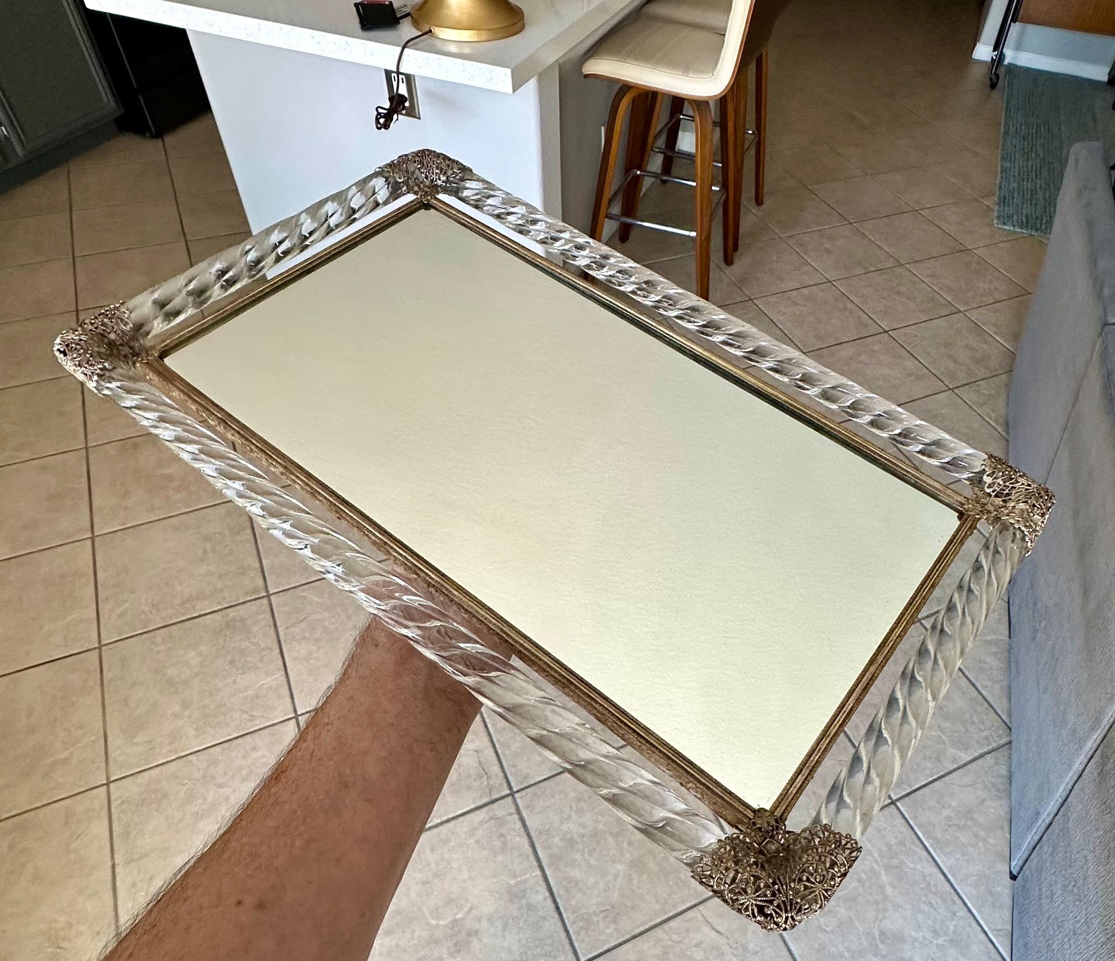 italien Plateau de toilette en verre à corde torsadée de Murano en vente
