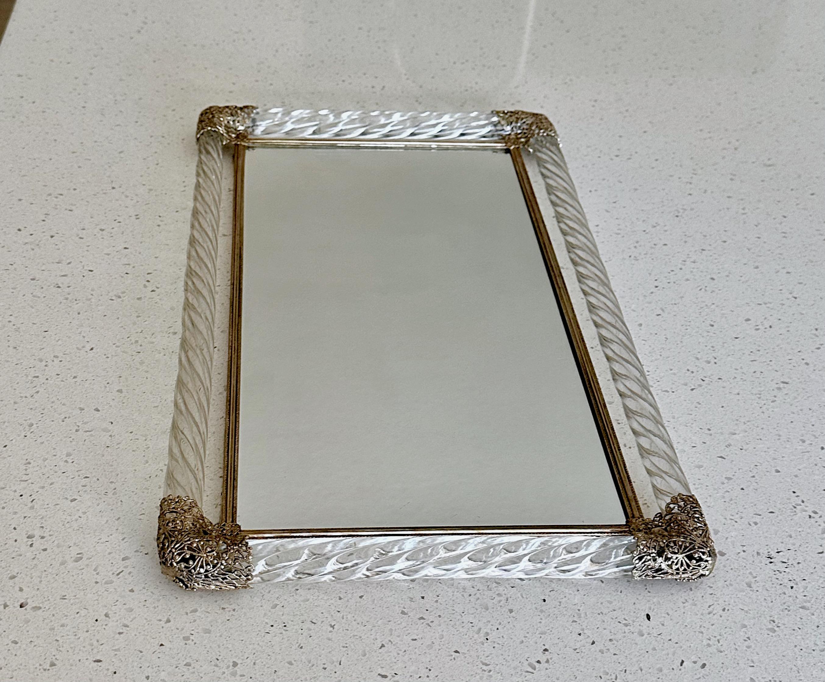 Plateau de toilette en verre à corde torsadée de Murano en vente 1