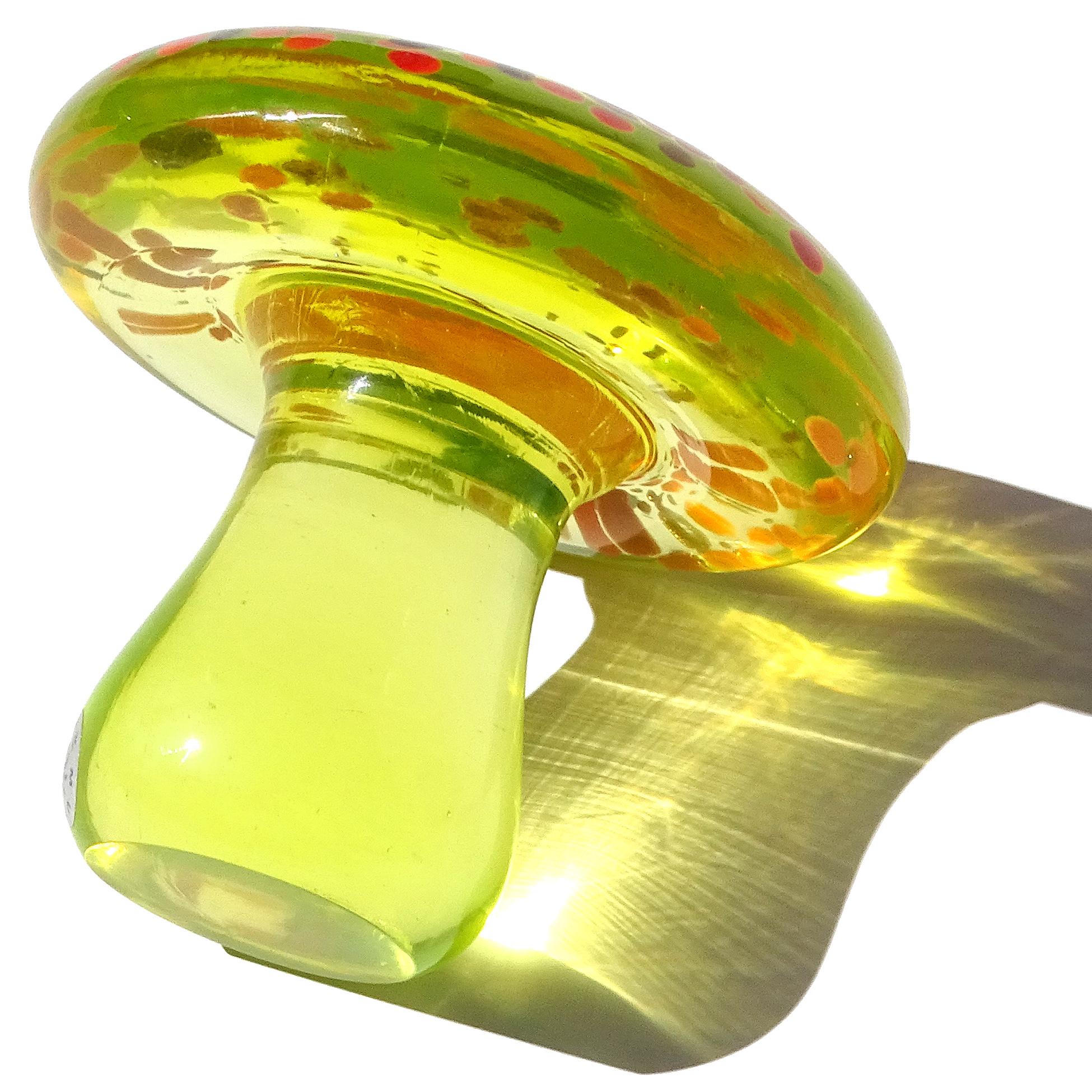 Murano Uran Glow Pilz Fliegenpilz Italienische Kunst Glas Briefbeschwerer Skulptur im Angebot 4