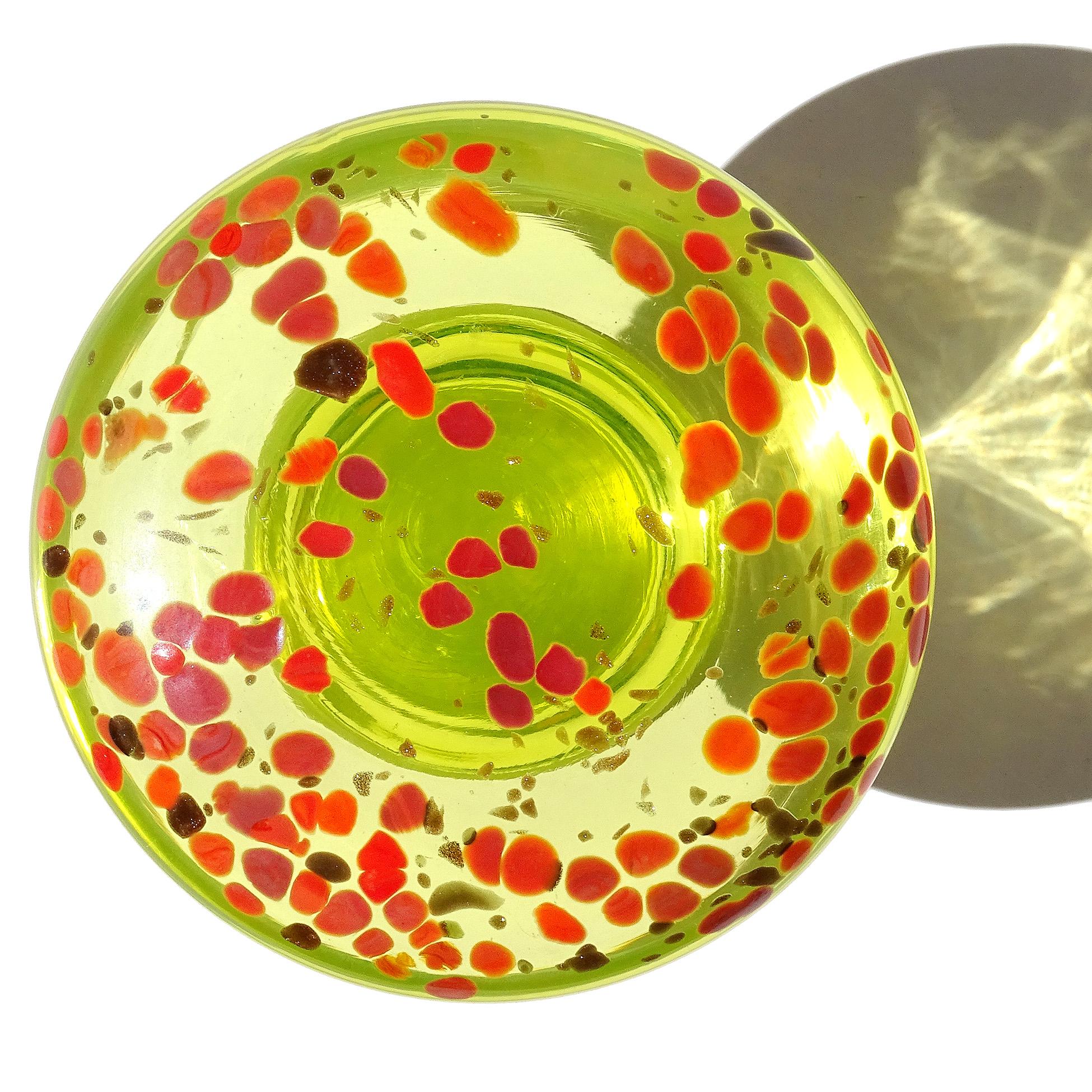 Murano Uran Glow Pilz Fliegenpilz Italienische Kunst Glas Briefbeschwerer Skulptur (20. Jahrhundert) im Angebot