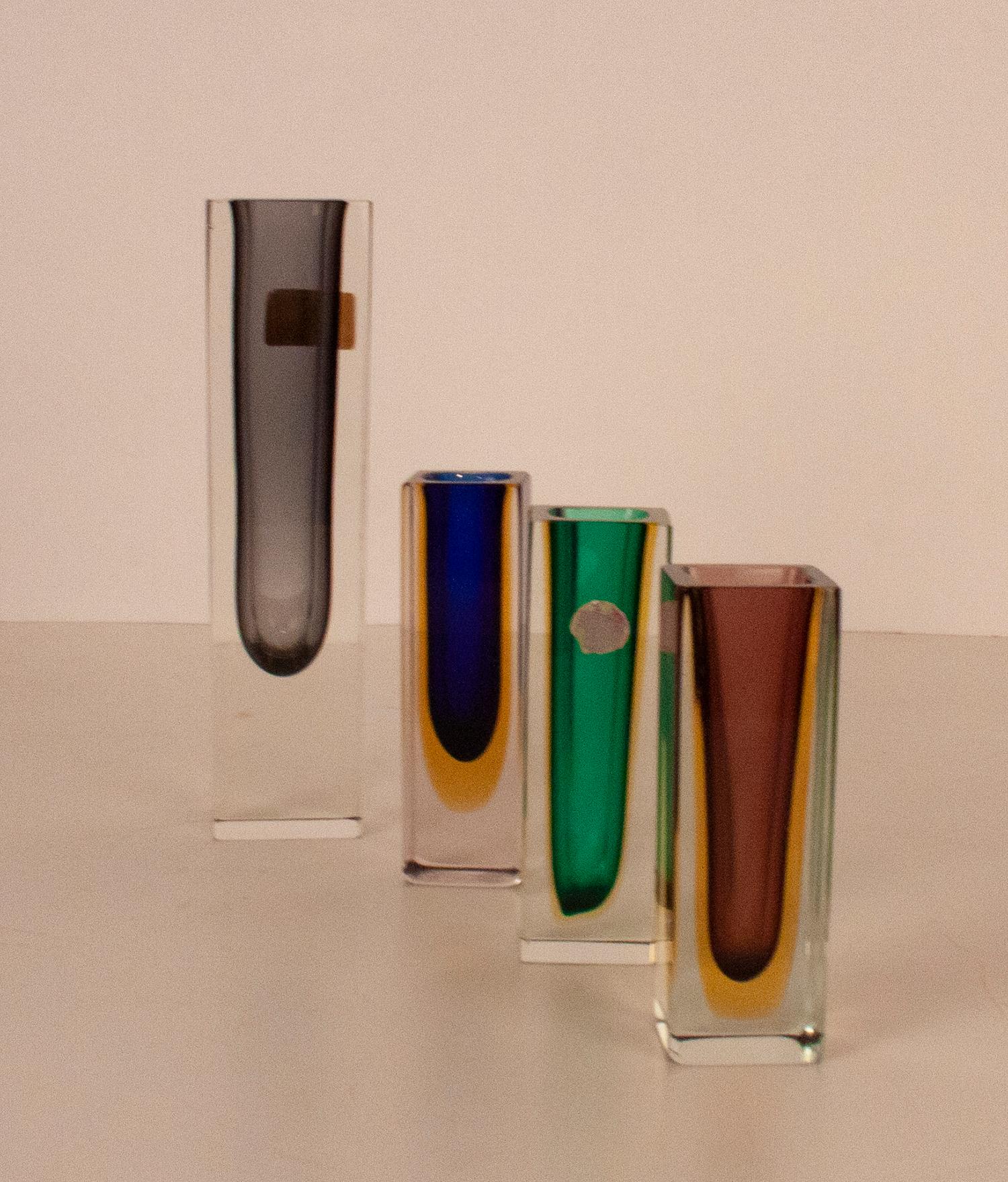 Verre de Murano Vase de Murano en verre d'art soufflé à la bouche transparent et gris en vente