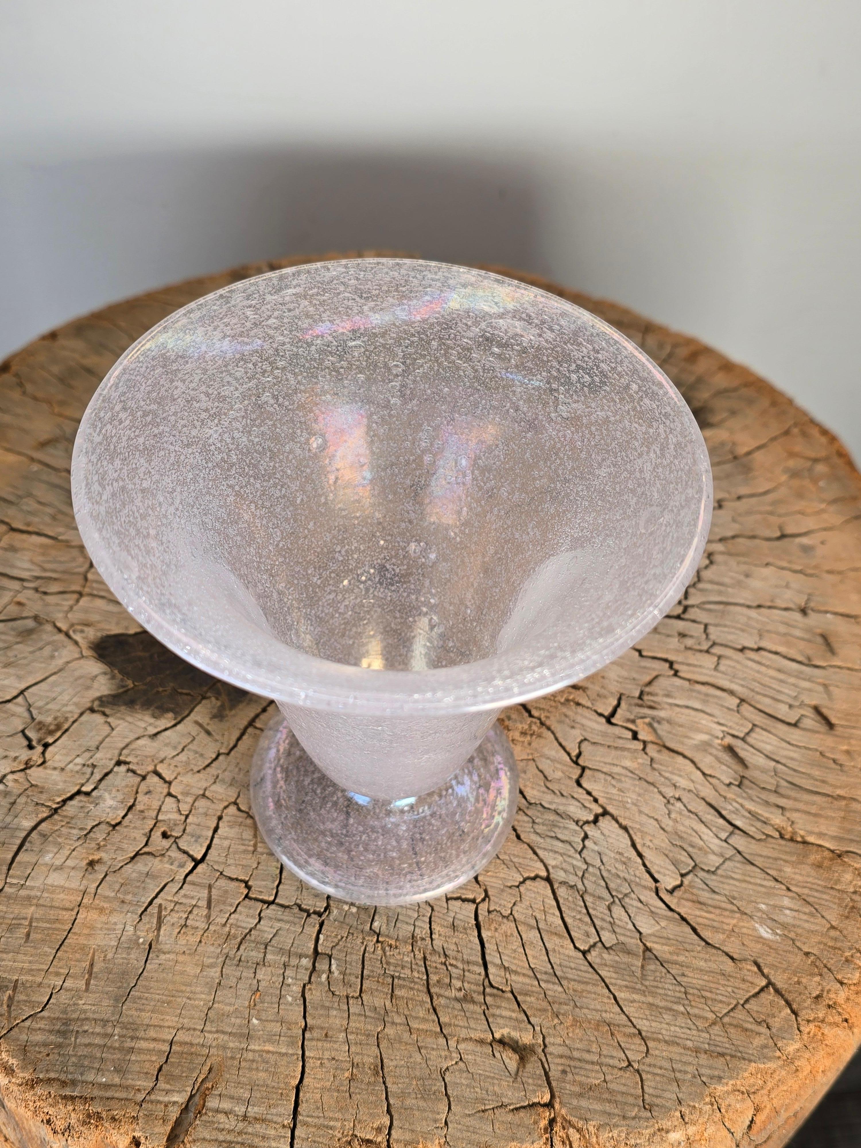 Fatto a mano Vaso di Murano in vetro Pulegoso Iridescente di AVEM in vendita