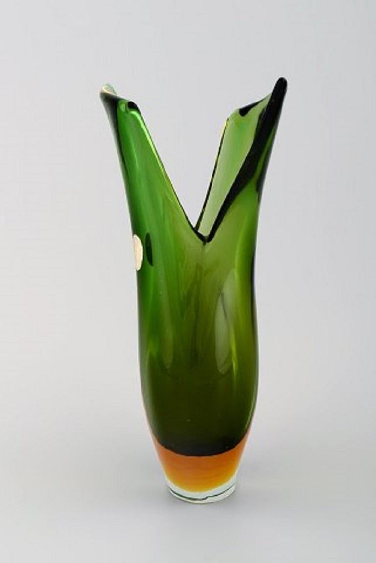Murano Vase in Mouth Blown Art Glass, Italian Design, 1960s In Excellent Condition In Copenhagen, DK